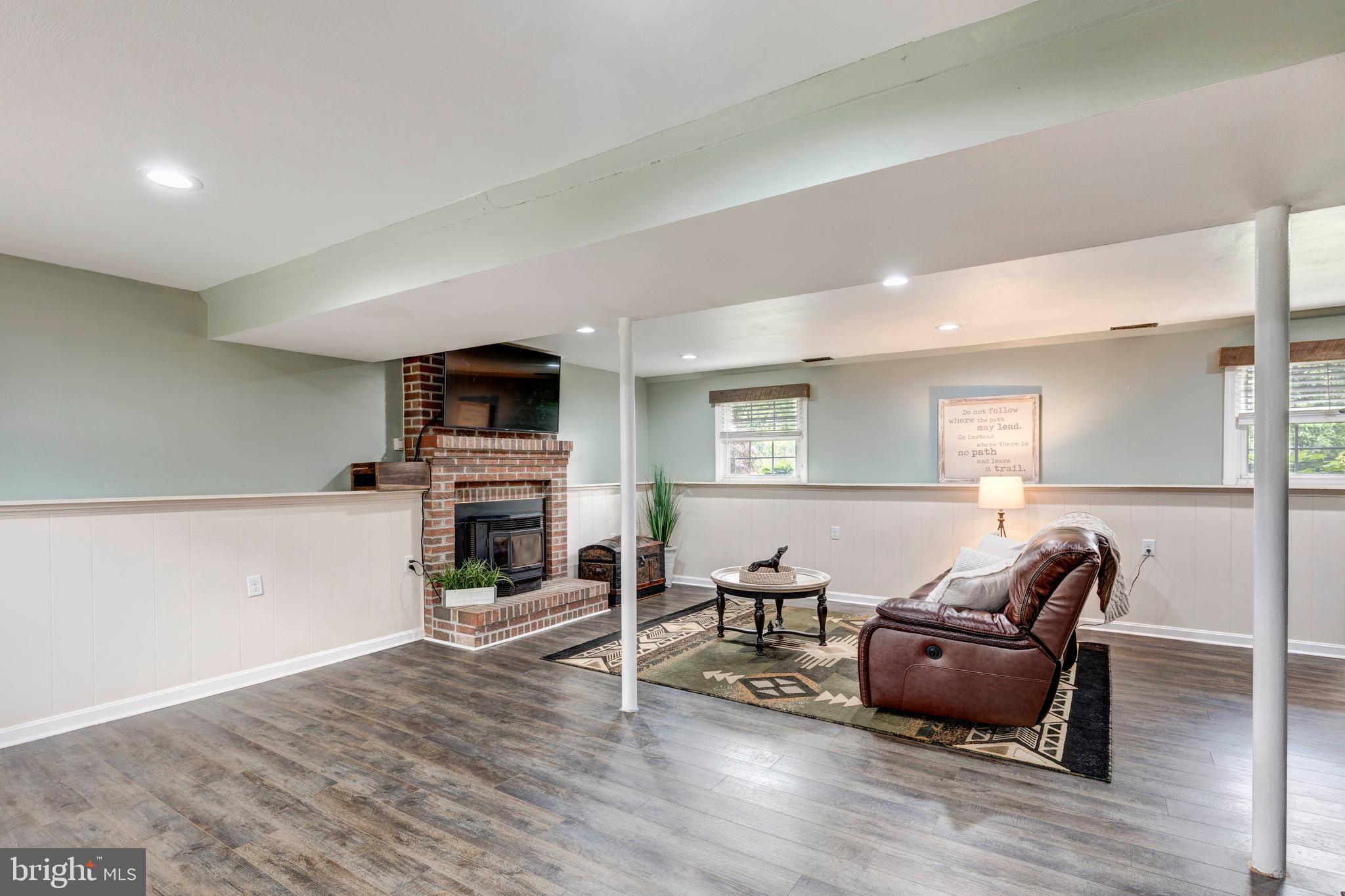 ROUGH N TUMBLE ACRES - Residential