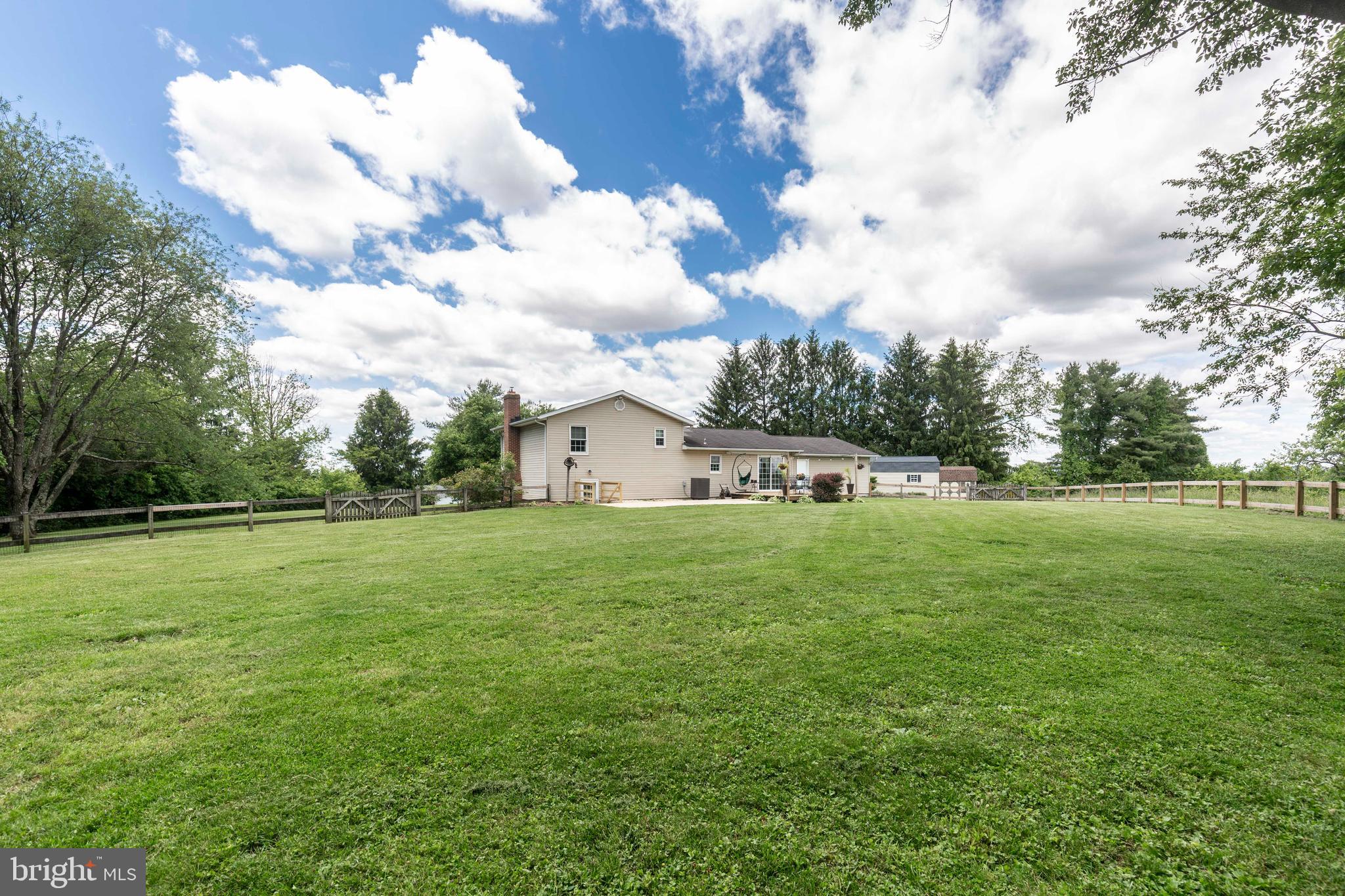 ROUGH N TUMBLE ACRES - Residential