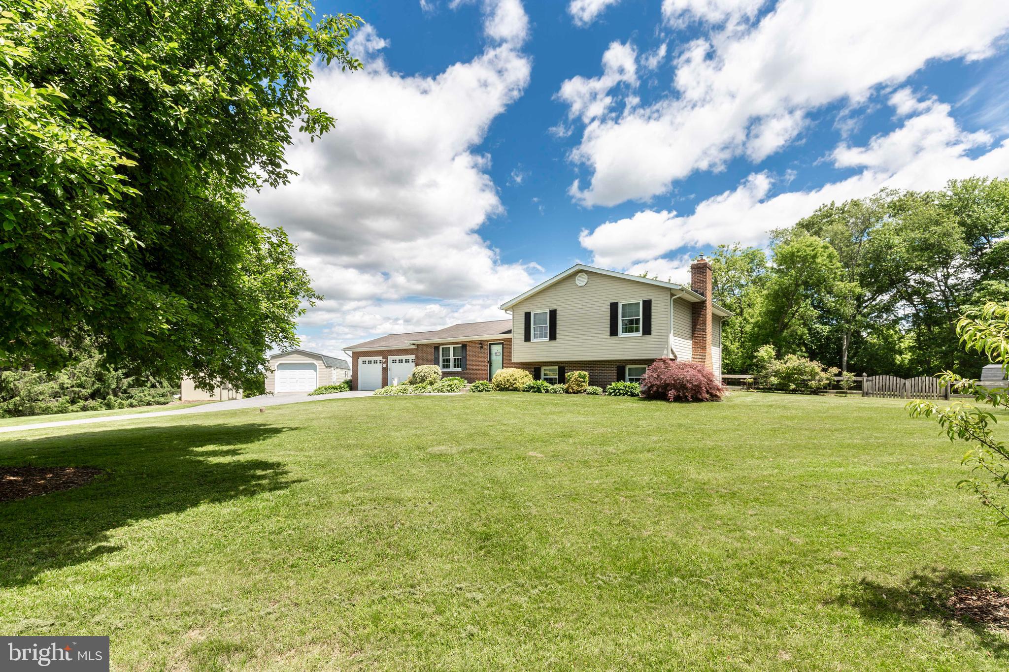 ROUGH N TUMBLE ACRES - Residential