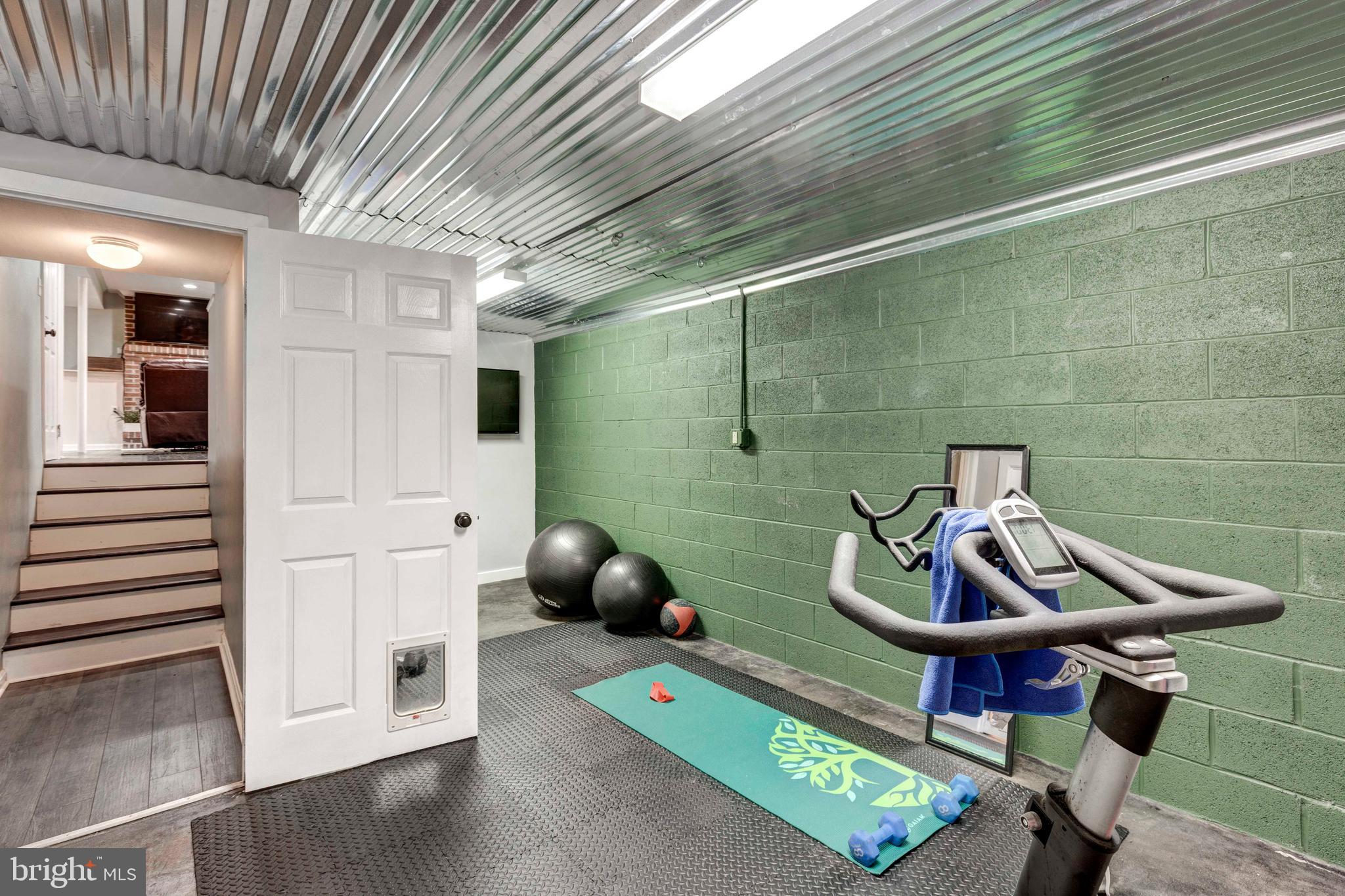 ROUGH N TUMBLE ACRES - Residential