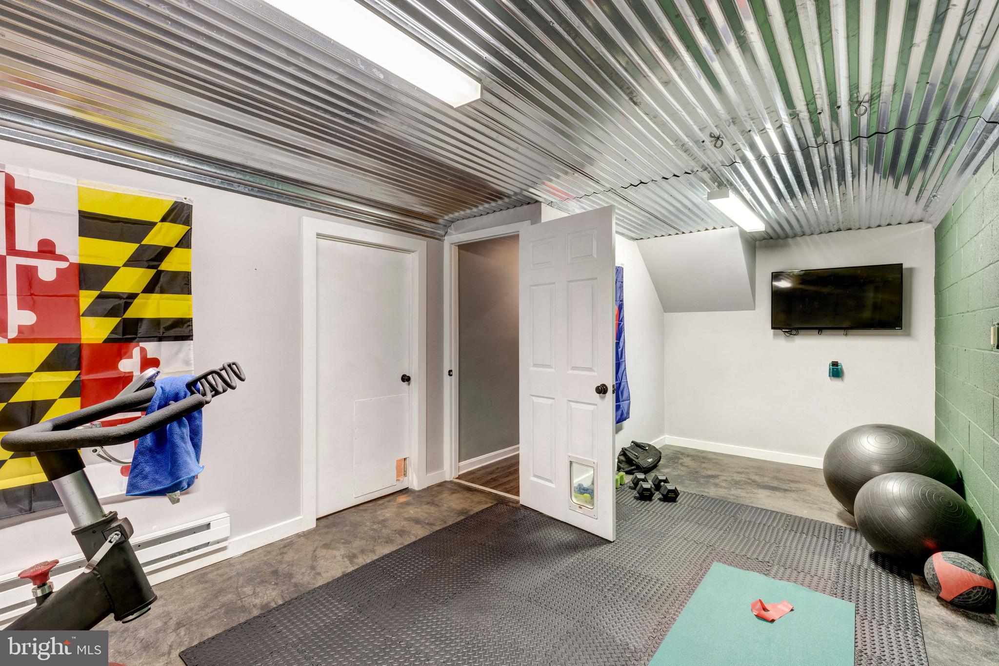 ROUGH N TUMBLE ACRES - Residential