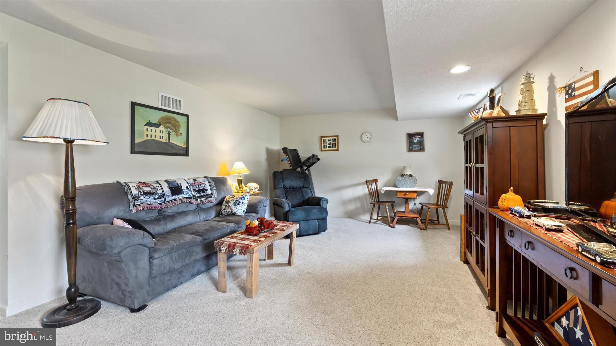 ROCKY SPRING ACRES - Residential