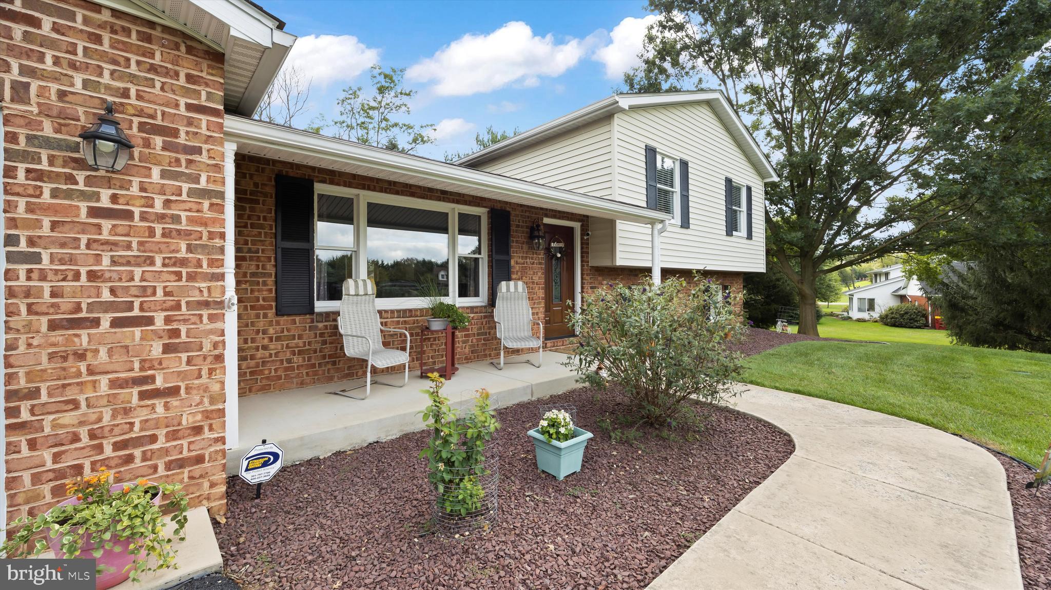 ROCKY SPRING ACRES - Residential