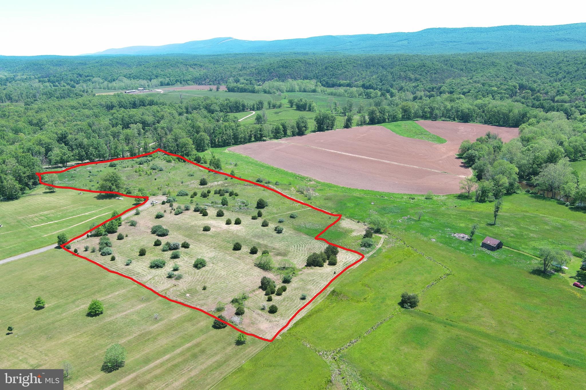 THE HIGHLANDS - Land