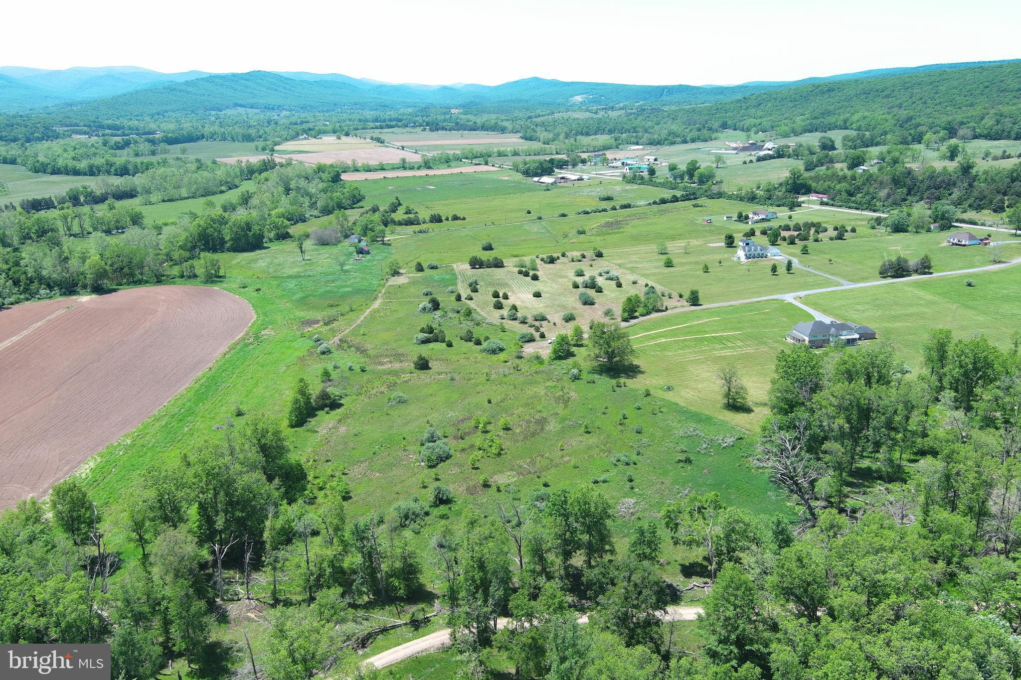 THE HIGHLANDS - Land