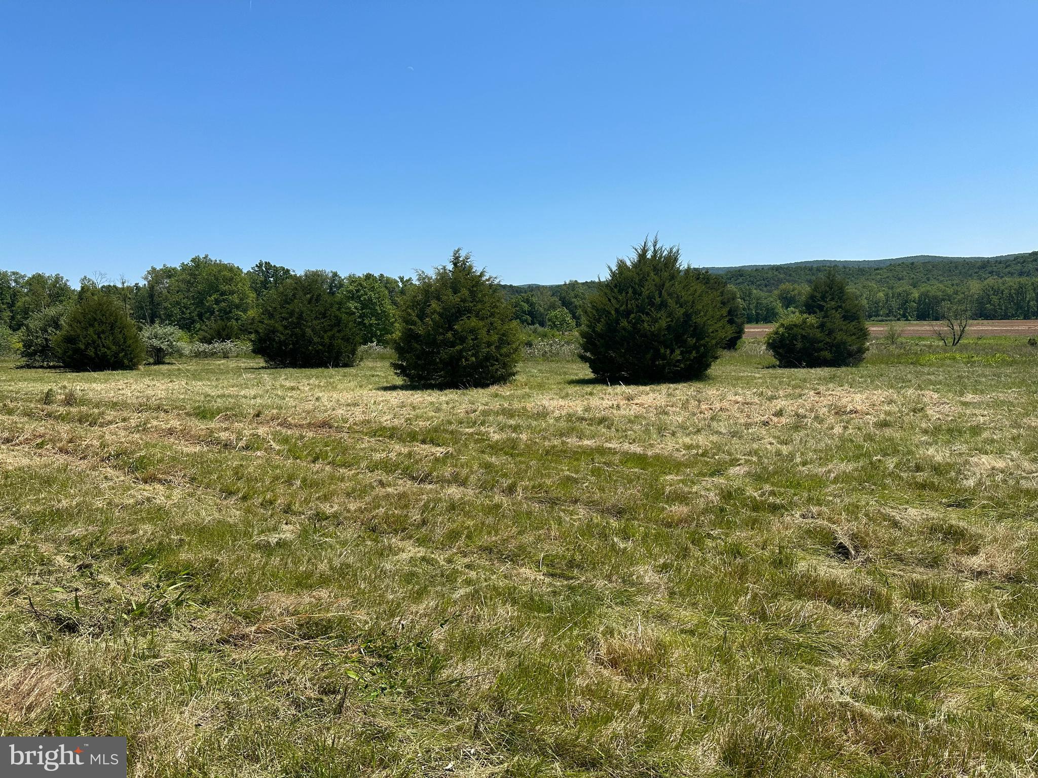 THE HIGHLANDS - Land