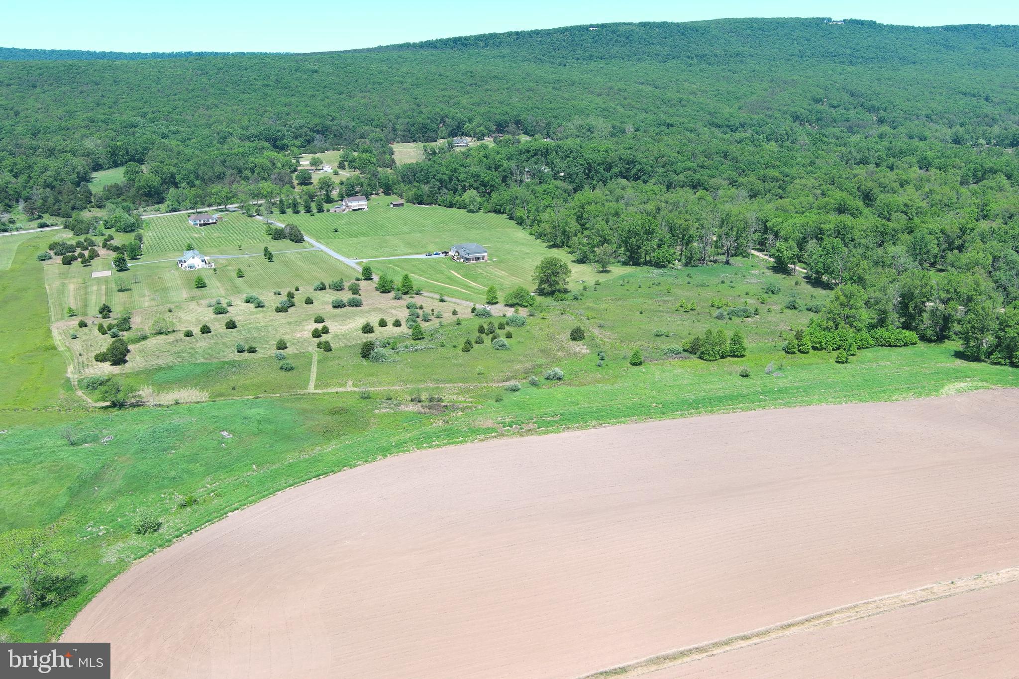 THE HIGHLANDS - Land