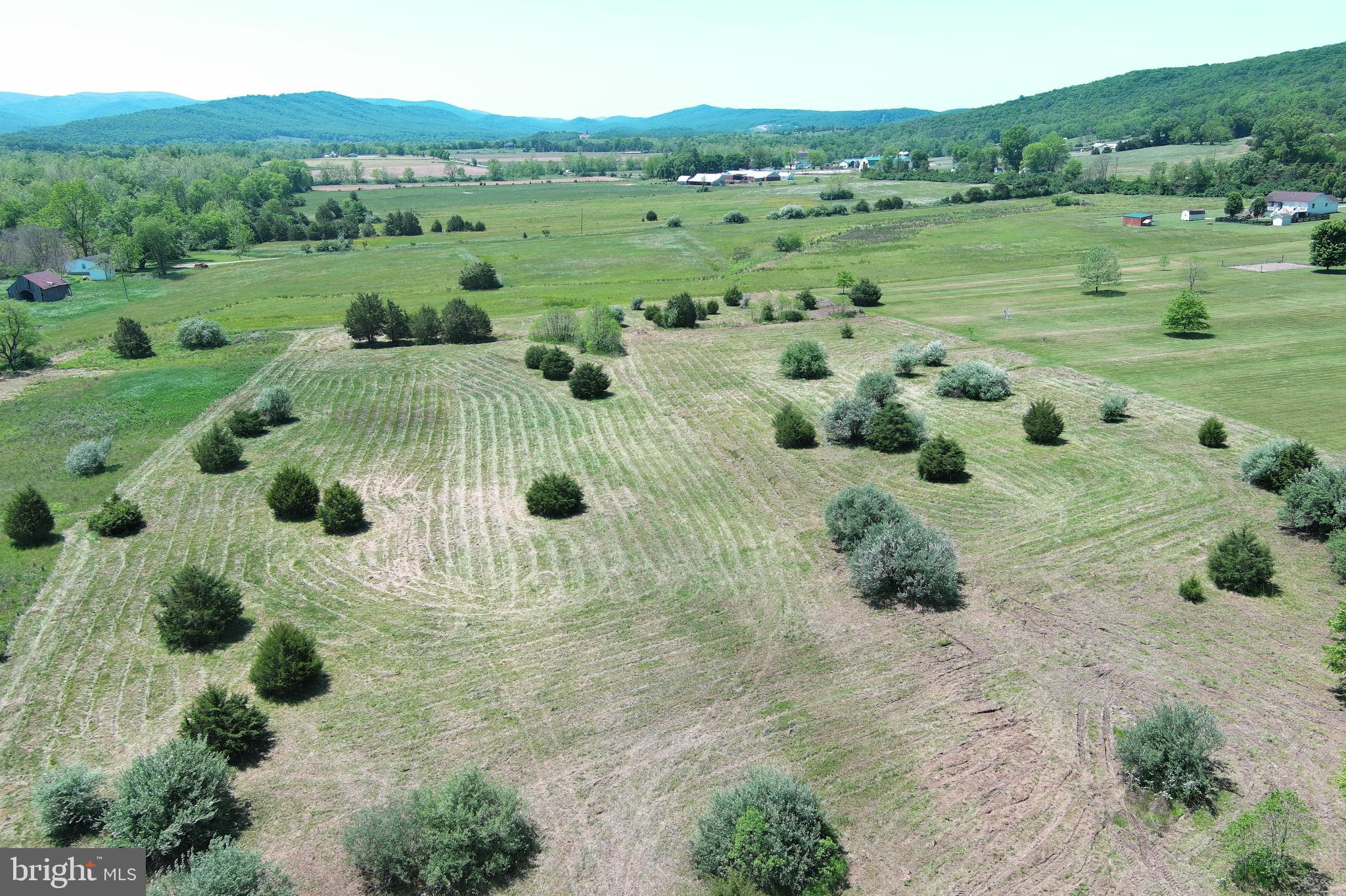 THE HIGHLANDS - Land