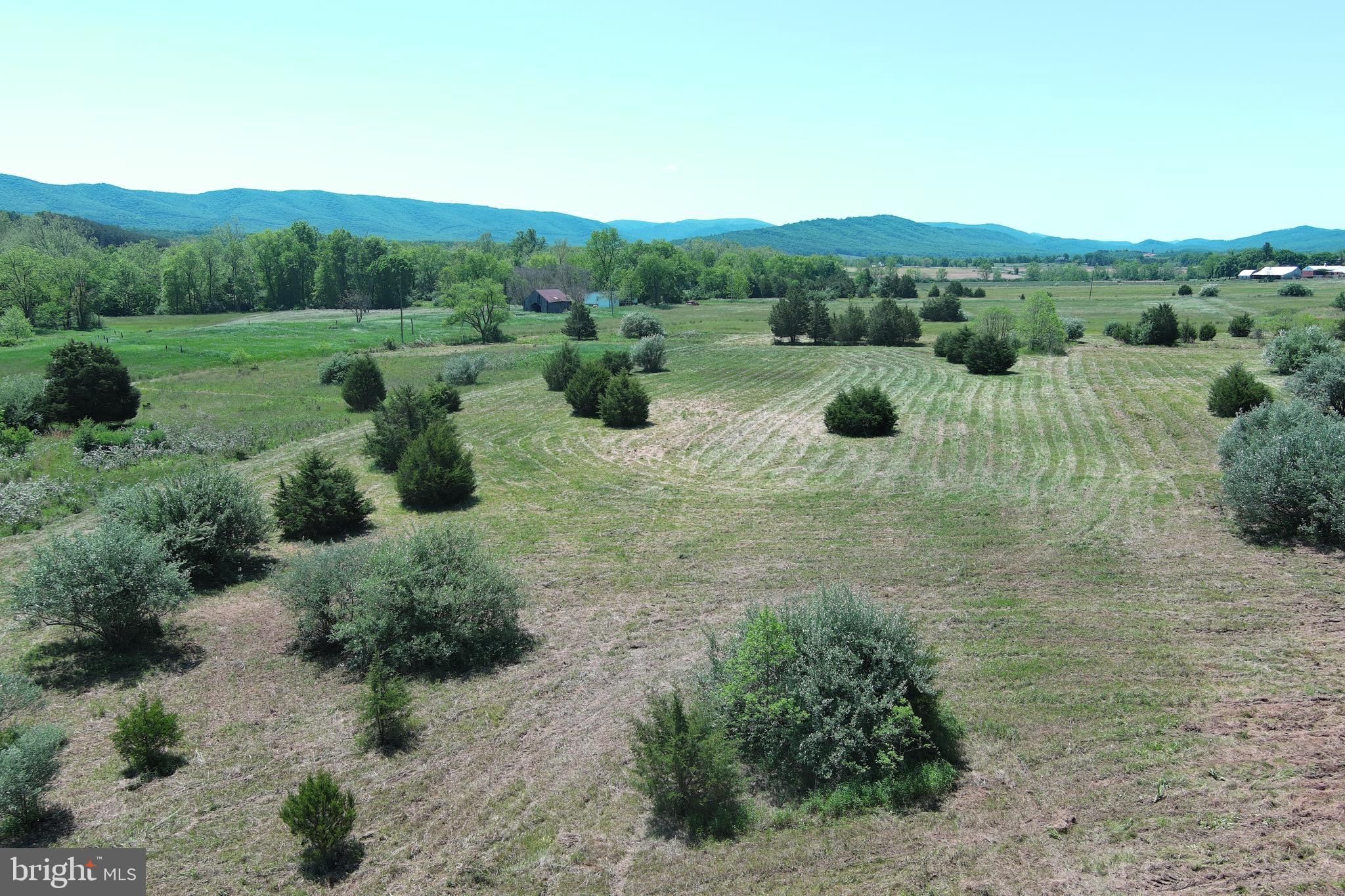 THE HIGHLANDS - Land