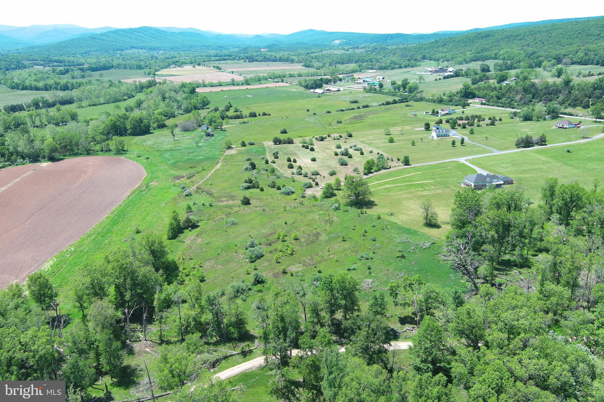 THE HIGHLANDS - Land