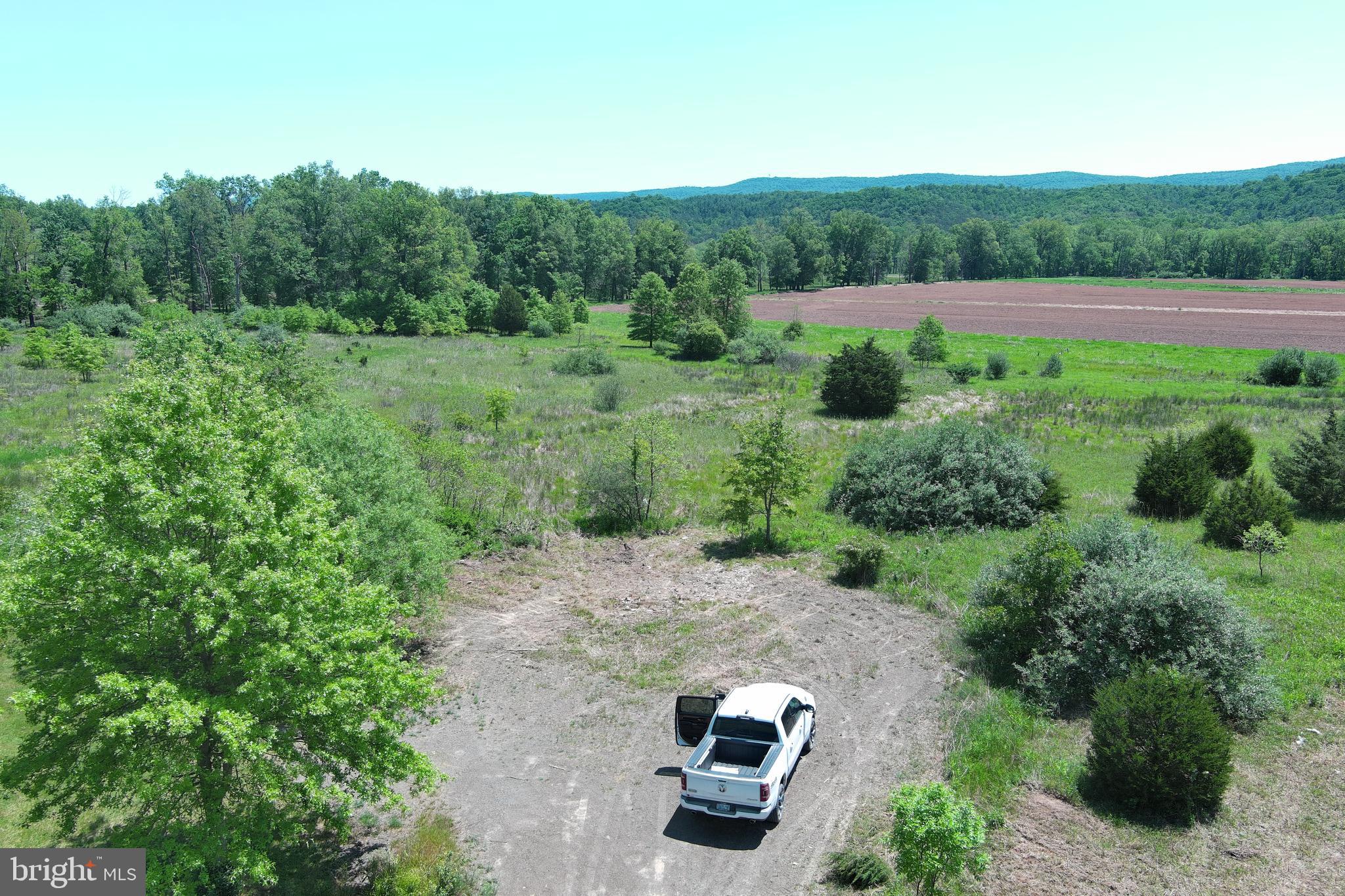 THE HIGHLANDS - Land