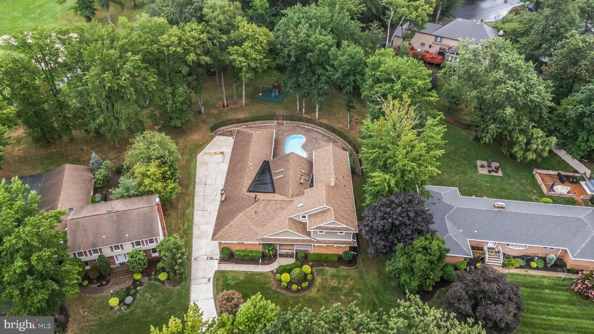 Edison, New Jersey 08820, United States, 6 Bedrooms Bedrooms, ,5 BathroomsBathrooms,Residential,Active,199081