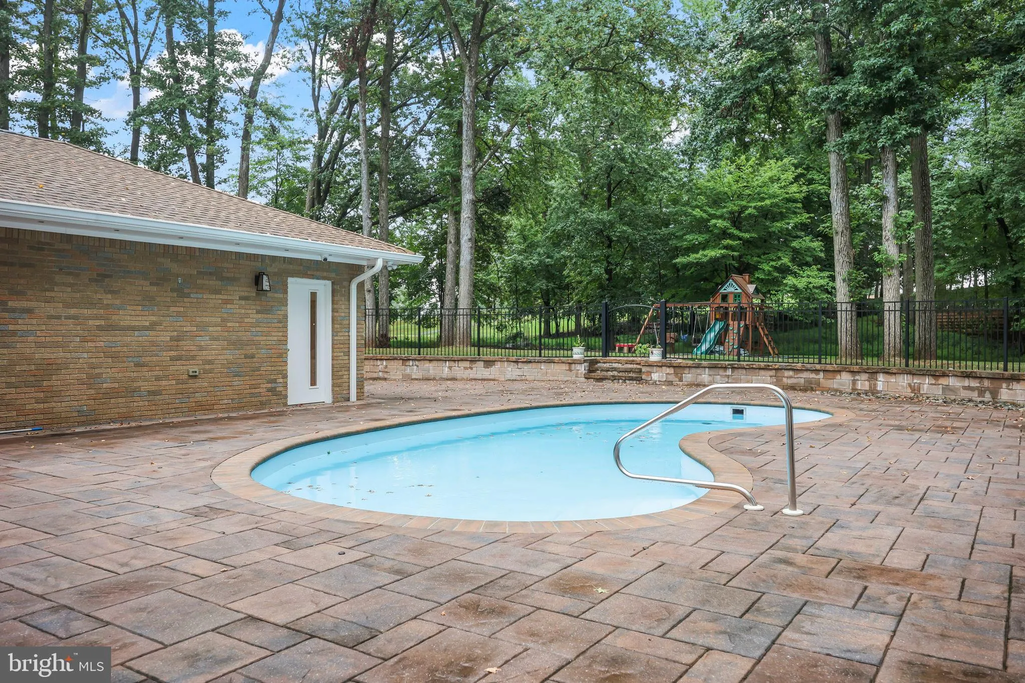 Edison, New Jersey 08820, United States, 6 Bedrooms Bedrooms, ,5 BathroomsBathrooms,Residential,Active,199081