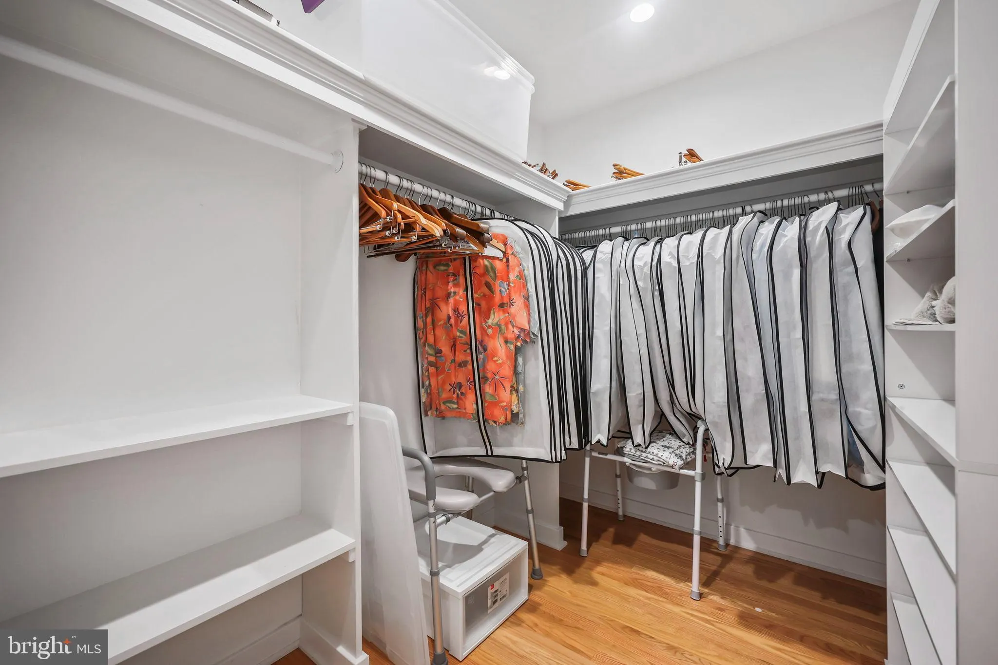 Edison, New Jersey 08820, United States, 6 Bedrooms Bedrooms, ,5 BathroomsBathrooms,Residential,Active,199081