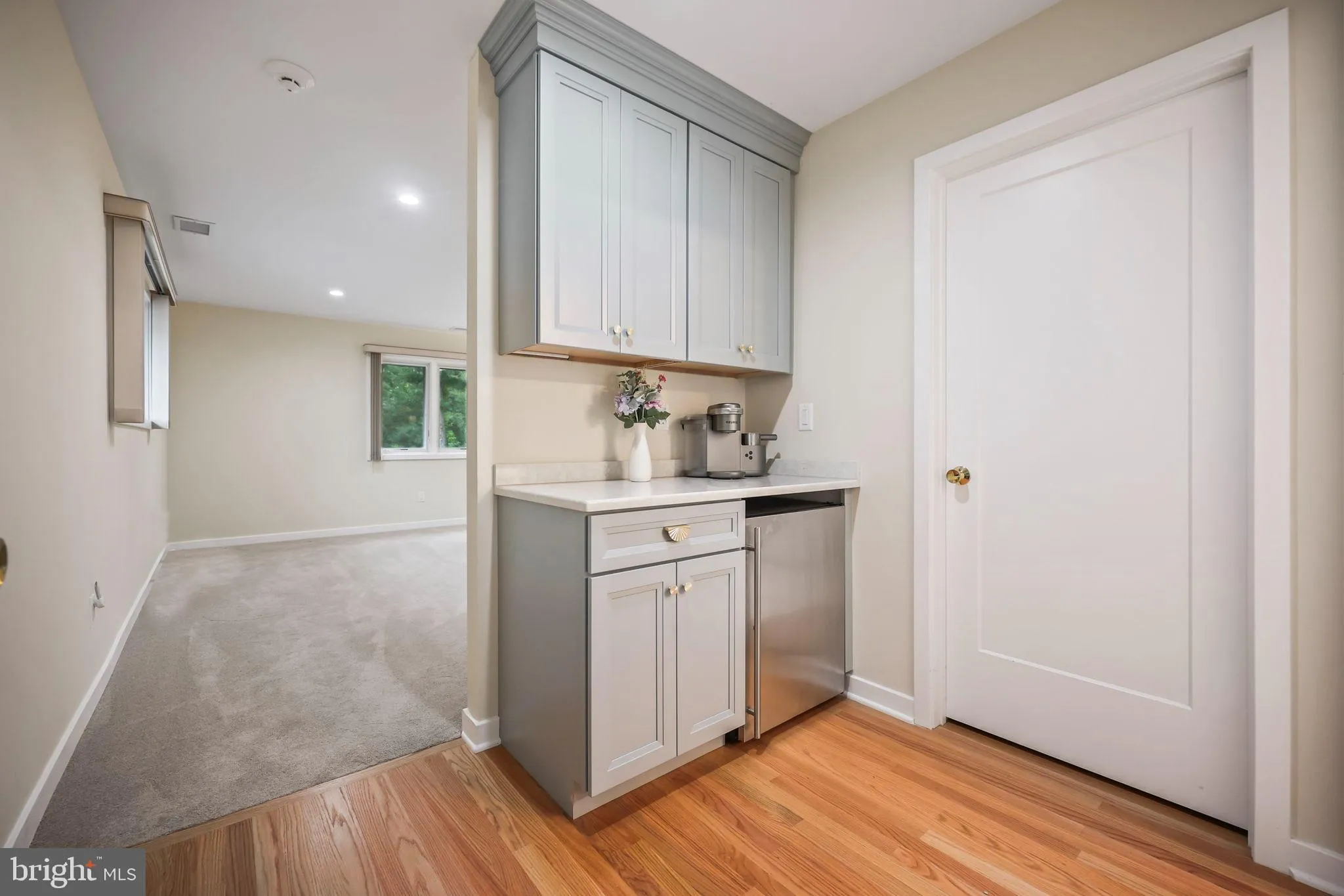 Edison, New Jersey 08820, United States, 6 Bedrooms Bedrooms, ,5 BathroomsBathrooms,Residential,Active,199081