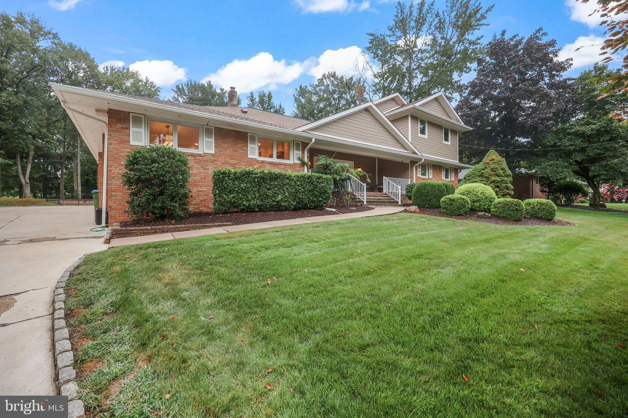 Edison, New Jersey 08820, United States, 6 Bedrooms Bedrooms, ,5 BathroomsBathrooms,Residential,Active,199081