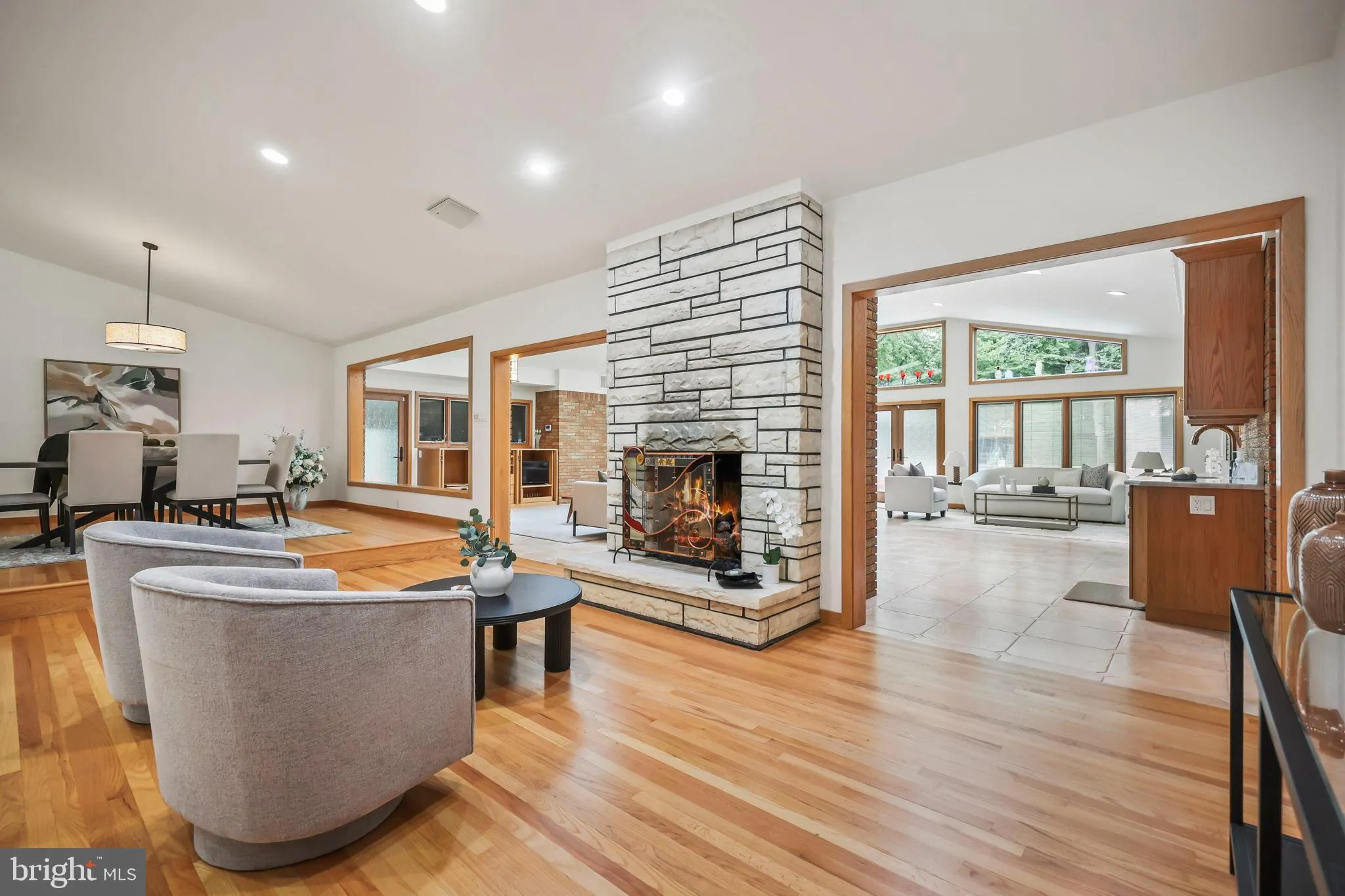 Edison, New Jersey 08820, United States, 6 Bedrooms Bedrooms, ,5 BathroomsBathrooms,Residential,Active,199081