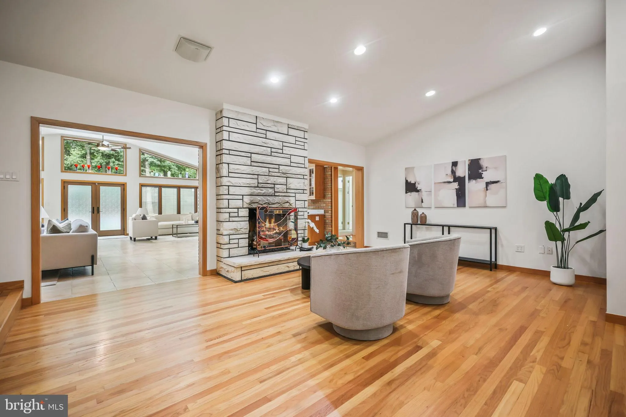 Edison, New Jersey 08820, United States, 6 Bedrooms Bedrooms, ,5 BathroomsBathrooms,Residential,Active,199081