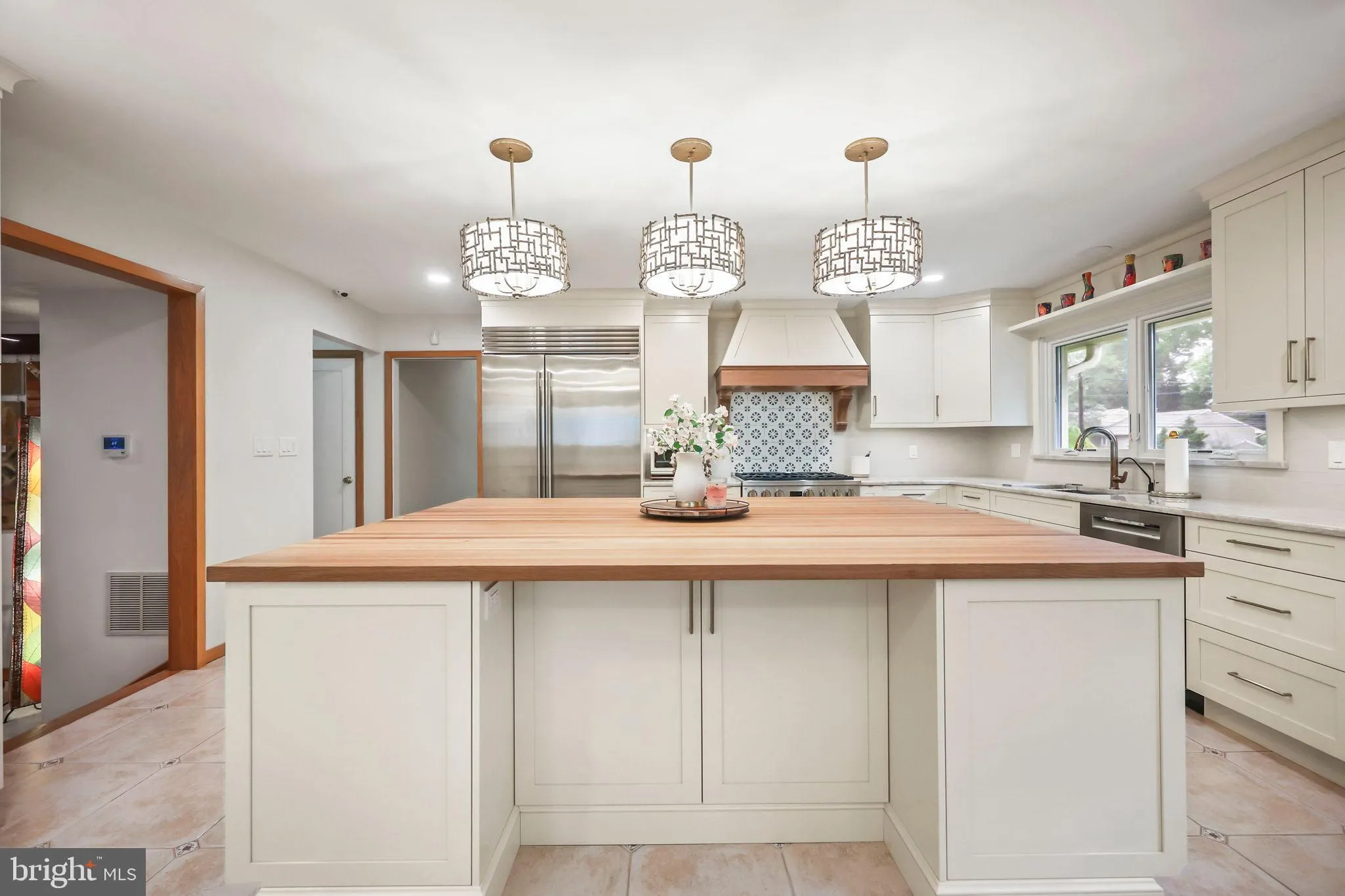 Edison, New Jersey 08820, United States, 6 Bedrooms Bedrooms, ,5 BathroomsBathrooms,Residential,Active,199081