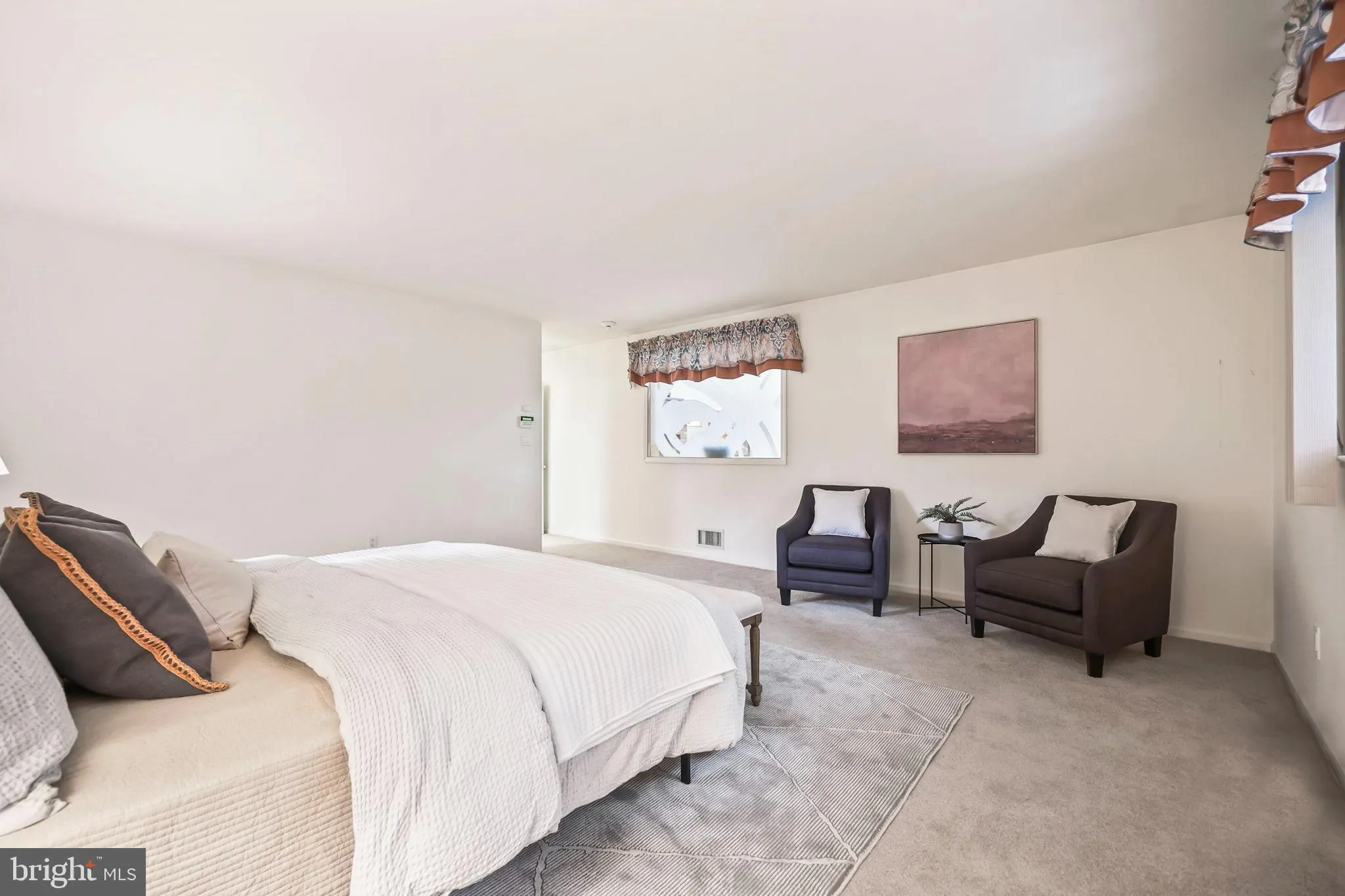 Edison, New Jersey 08820, United States, 6 Bedrooms Bedrooms, ,5 BathroomsBathrooms,Residential,Active,199081