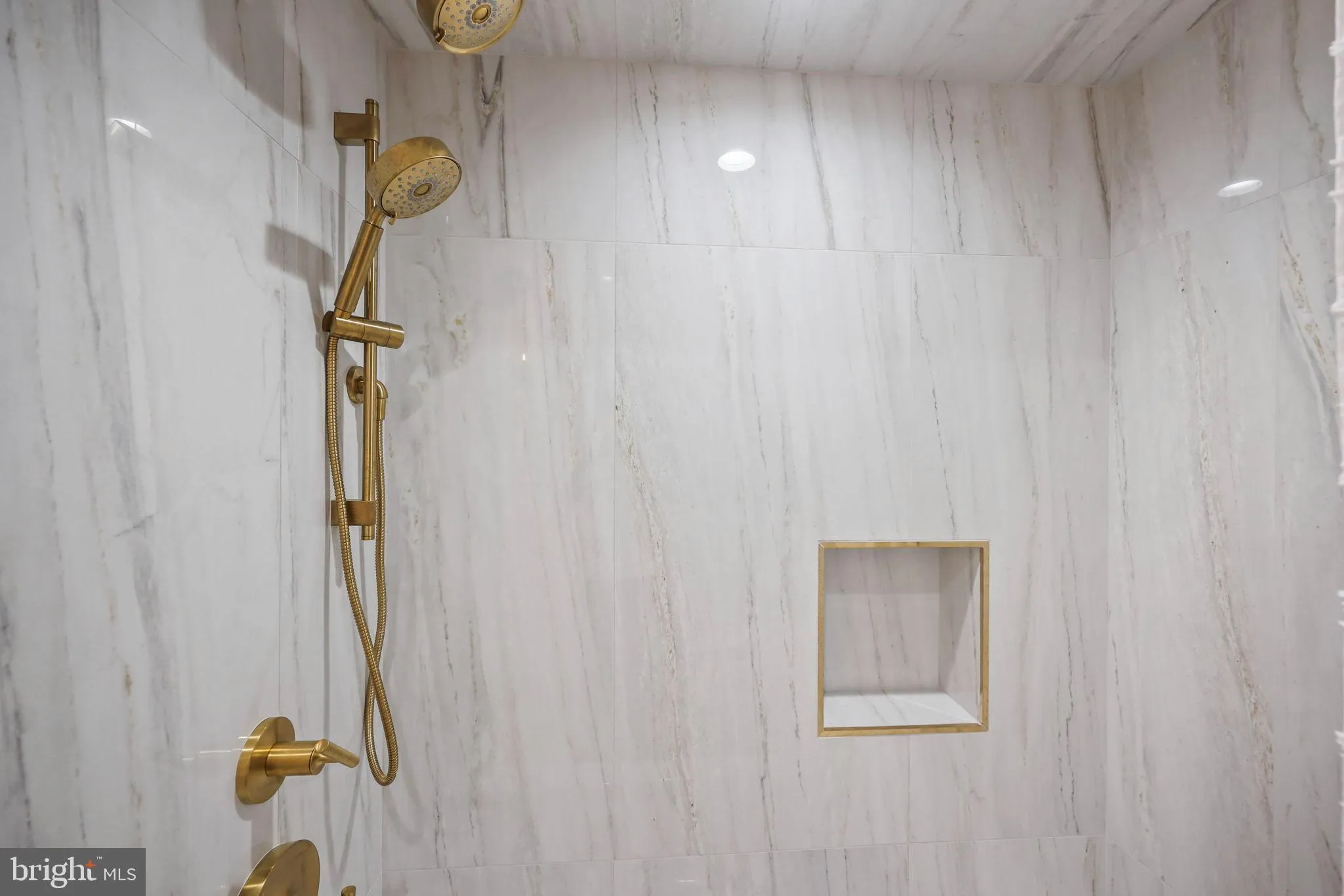 Edison, New Jersey 08820, United States, 6 Bedrooms Bedrooms, ,5 BathroomsBathrooms,Residential,Active,199081