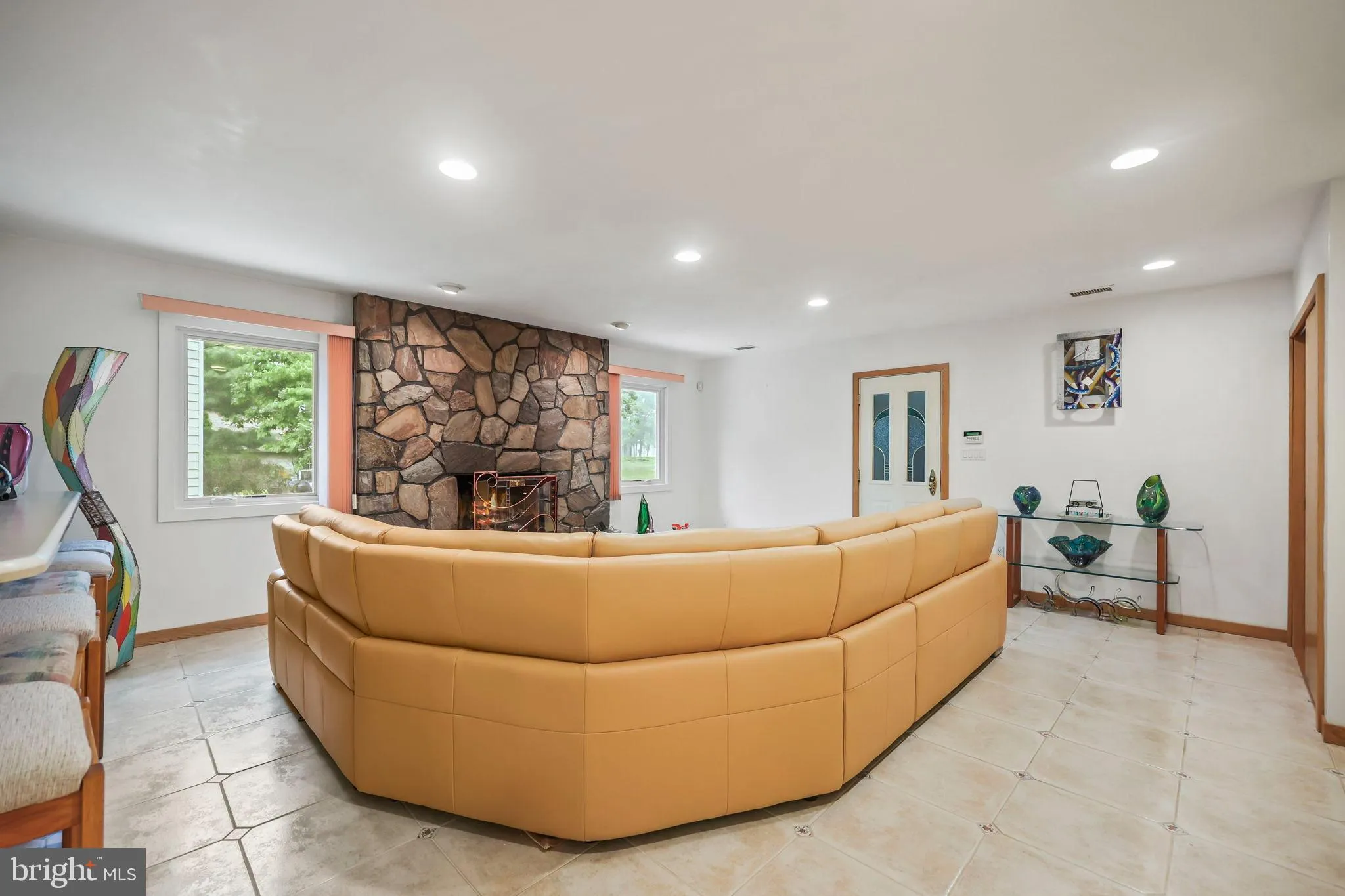 Edison, New Jersey 08820, United States, 6 Bedrooms Bedrooms, ,5 BathroomsBathrooms,Residential,Active,199081