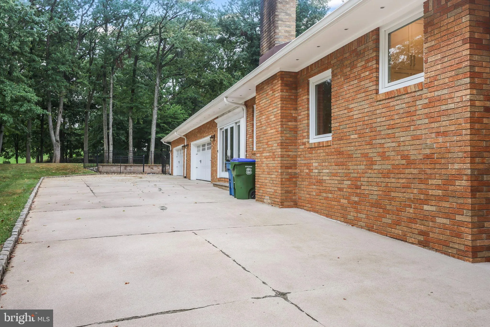 Edison, New Jersey 08820, United States, 6 Bedrooms Bedrooms, ,5 BathroomsBathrooms,Residential,Active,199081