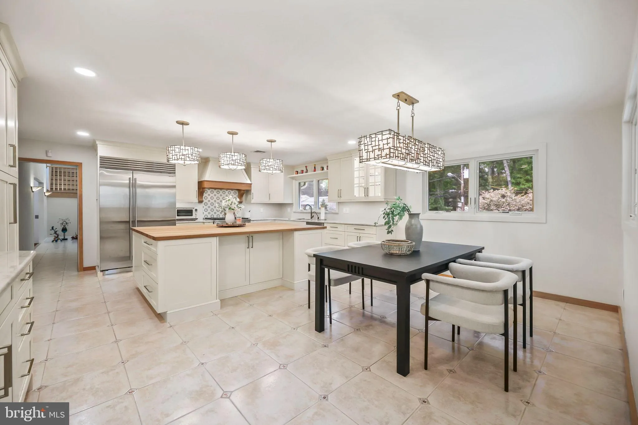 Edison, New Jersey 08820, United States, 6 Bedrooms Bedrooms, ,5 BathroomsBathrooms,Residential,Active,199081