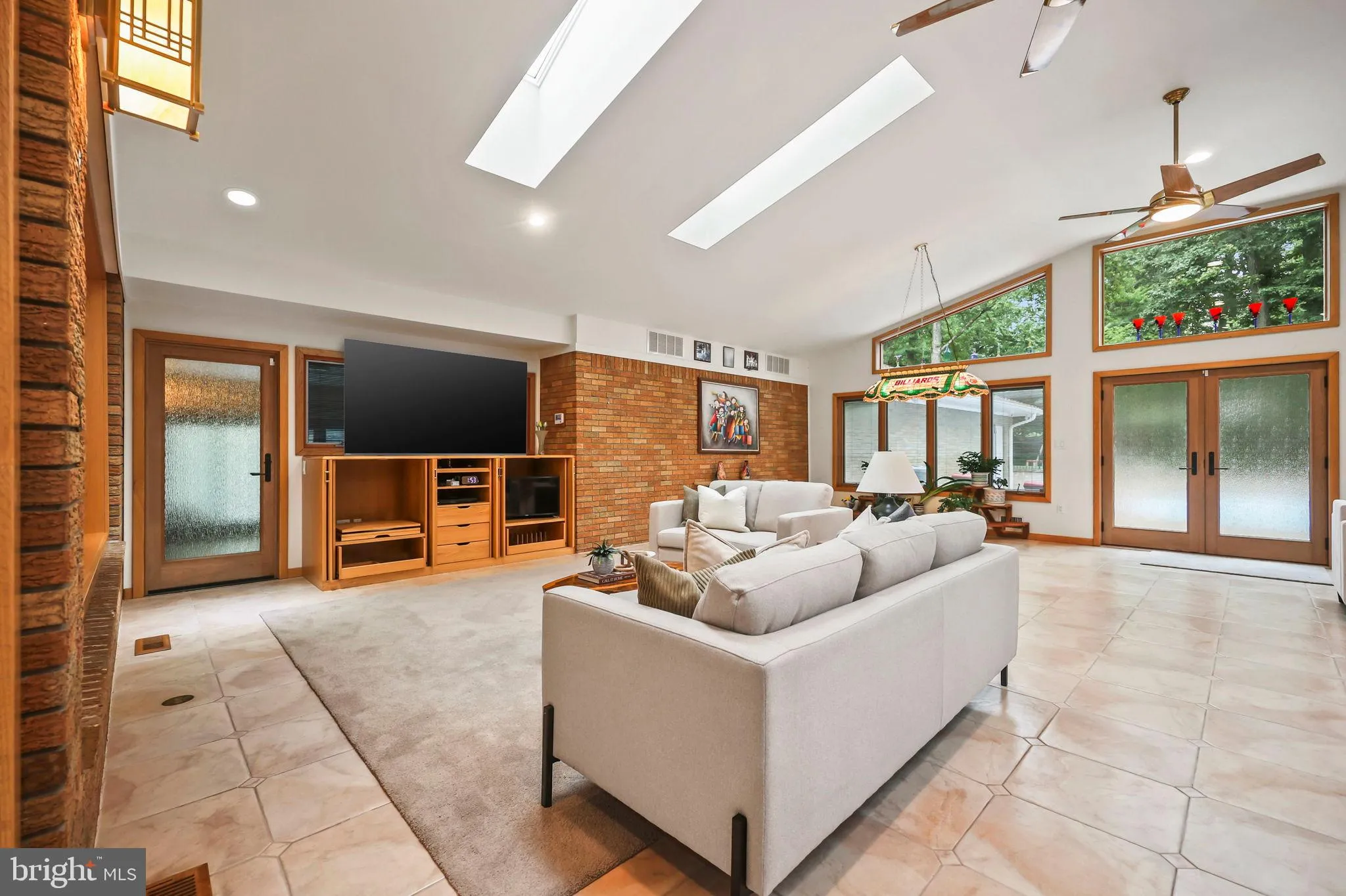 Edison, New Jersey 08820, United States, 6 Bedrooms Bedrooms, ,5 BathroomsBathrooms,Residential,Active,199081