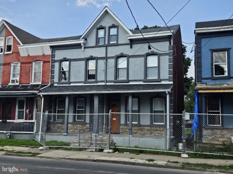 Townhouse For Sale - 112 Chambers Street<br/> TRENTON, NJ 08609