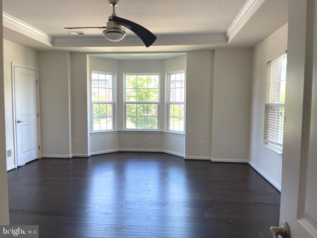 DISCOVERY SQUARE - Residential Lease