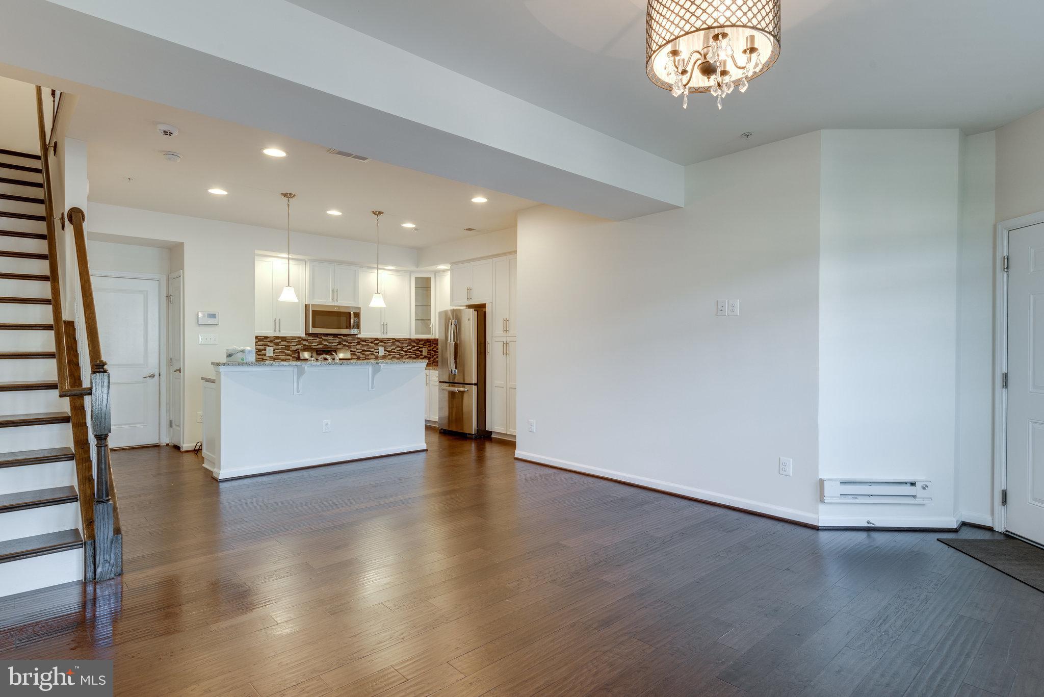 DISCOVERY SQUARE - Residential Lease