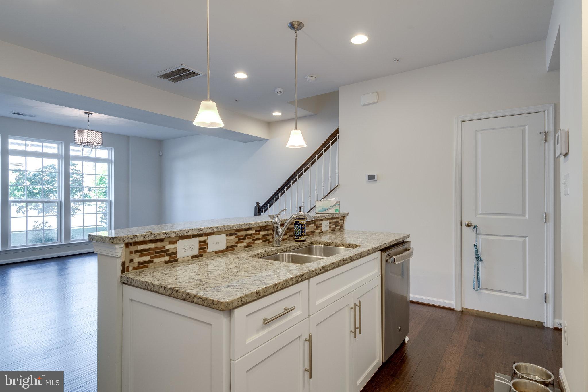 DISCOVERY SQUARE - Residential Lease