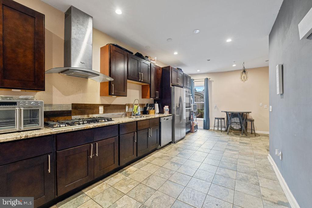 BOLTON HILL HISTORIC DISTRICT - Residential Lease