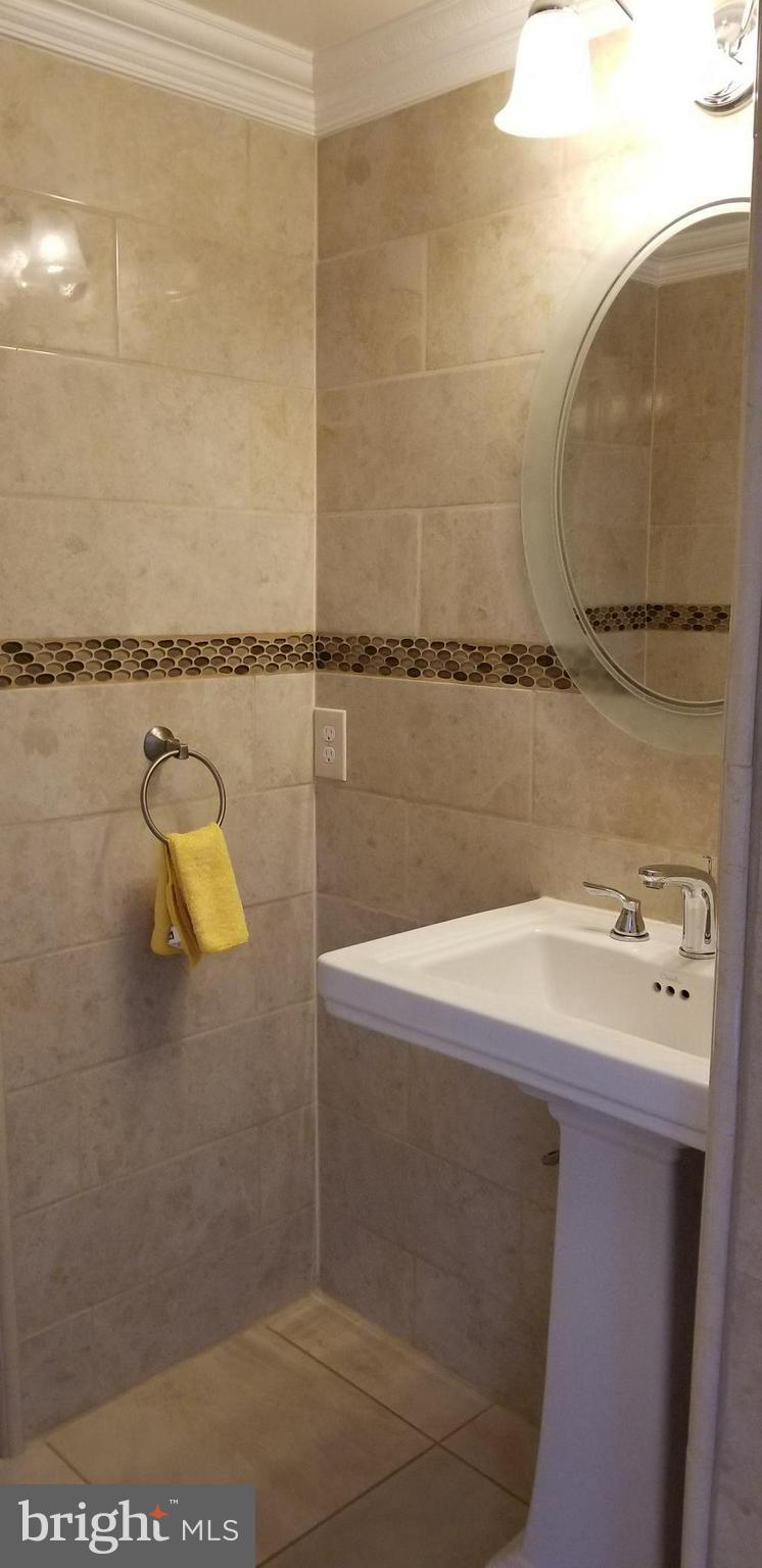 LEEWOOD - Residential Lease