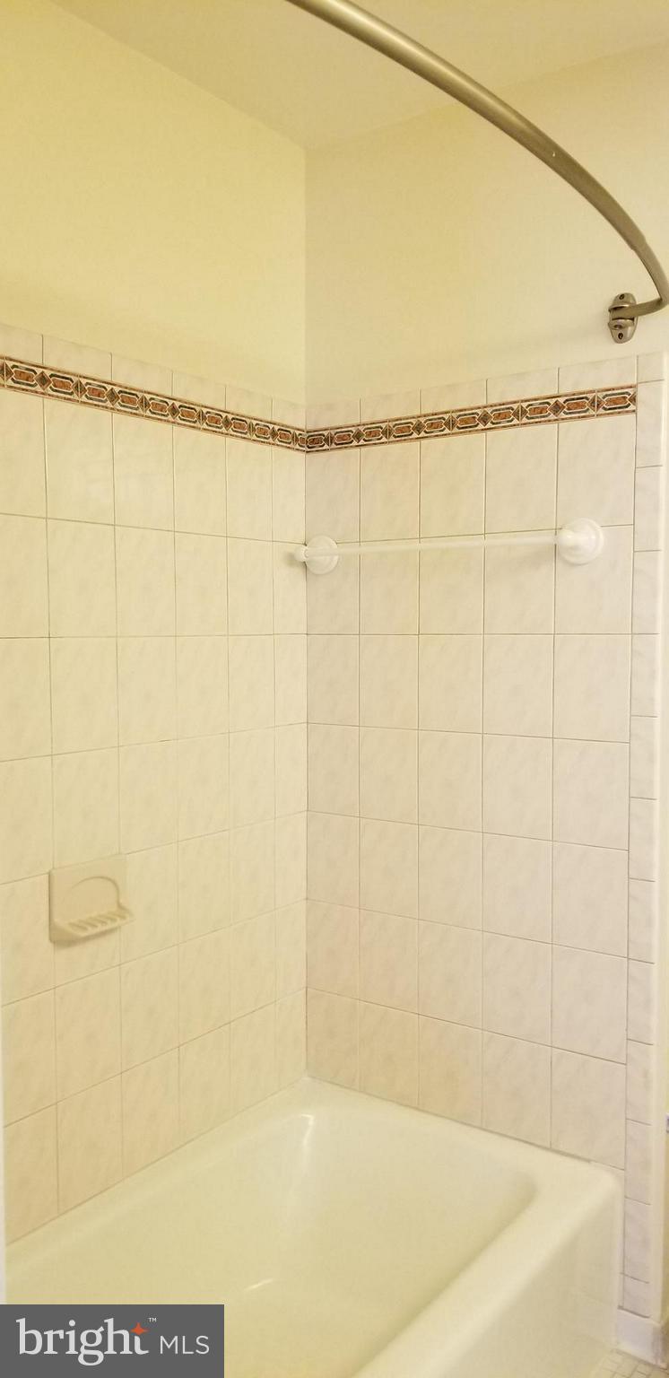 LEEWOOD - Residential Lease