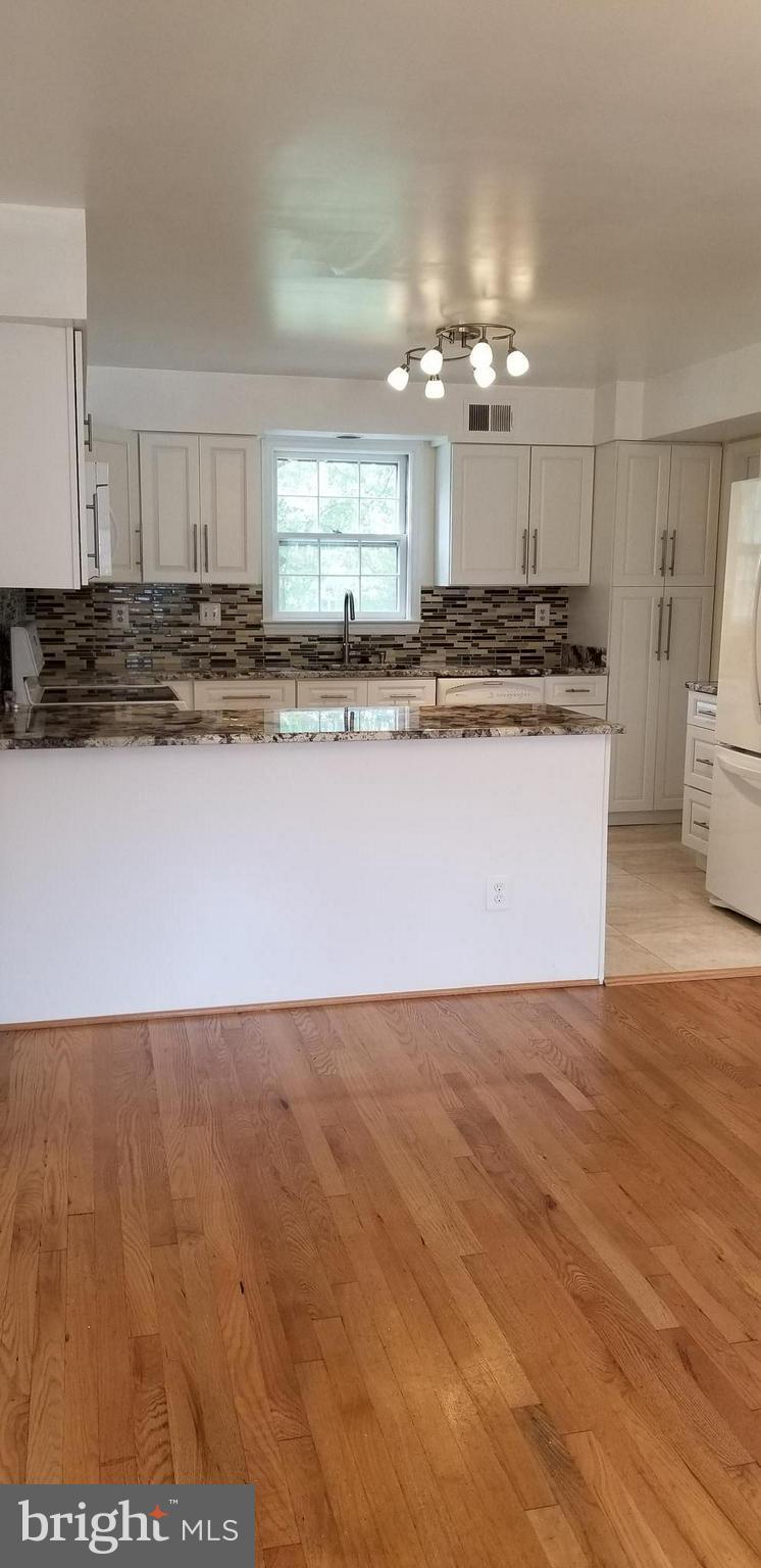 LEEWOOD - Residential Lease