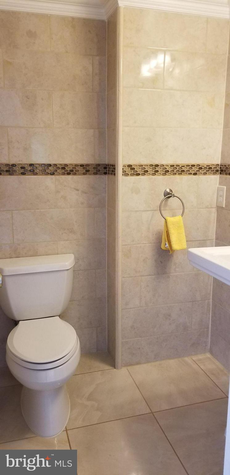 LEEWOOD - Residential Lease