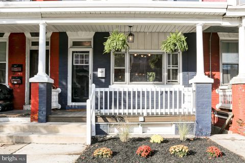 Photo of 925 E ORANGE ST, LANCASTER, PA 17602 (MLS # PALA2029264)