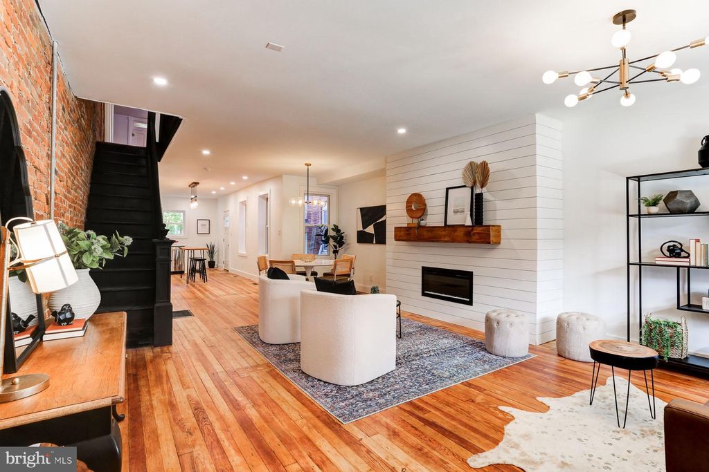 Photo of 925 E ORANGE ST, LANCASTER, PA 17602 (MLS # PALA2029264)