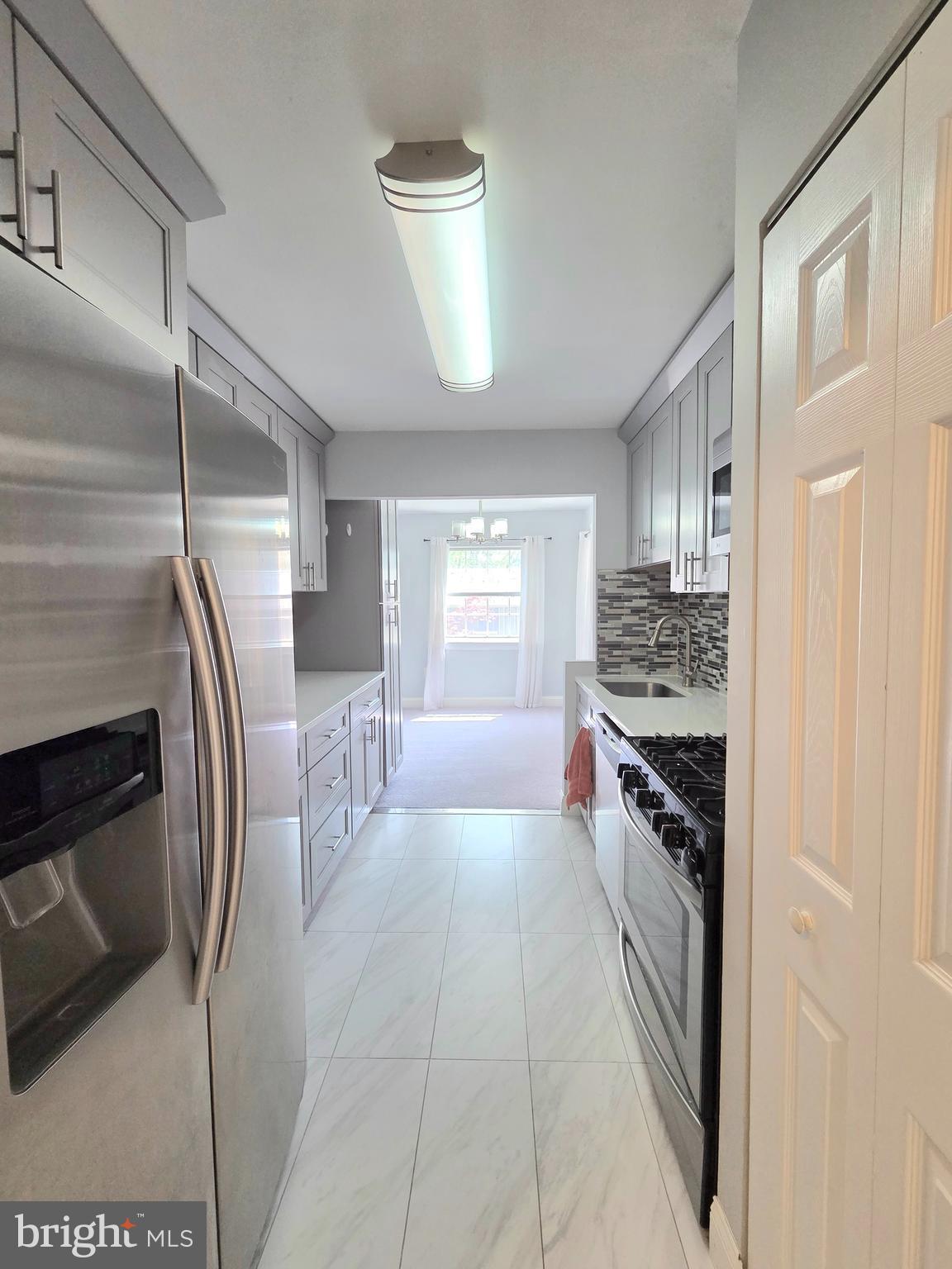 1935 WILSON LANE 103