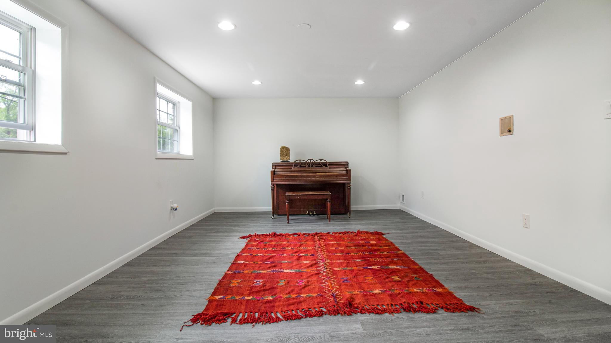 HILLANDALE HEIGHTS - Residential