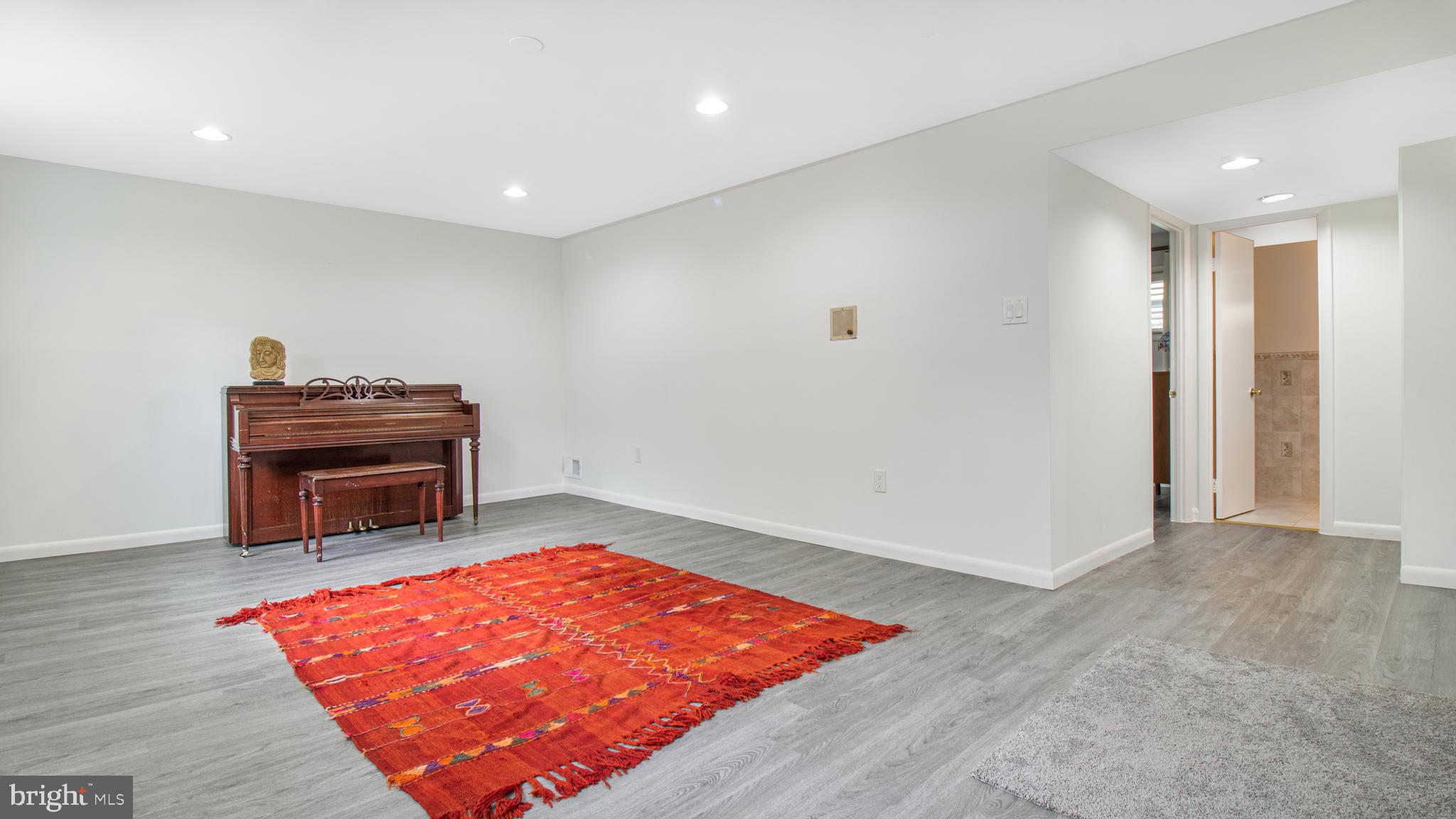 HILLANDALE HEIGHTS - Residential