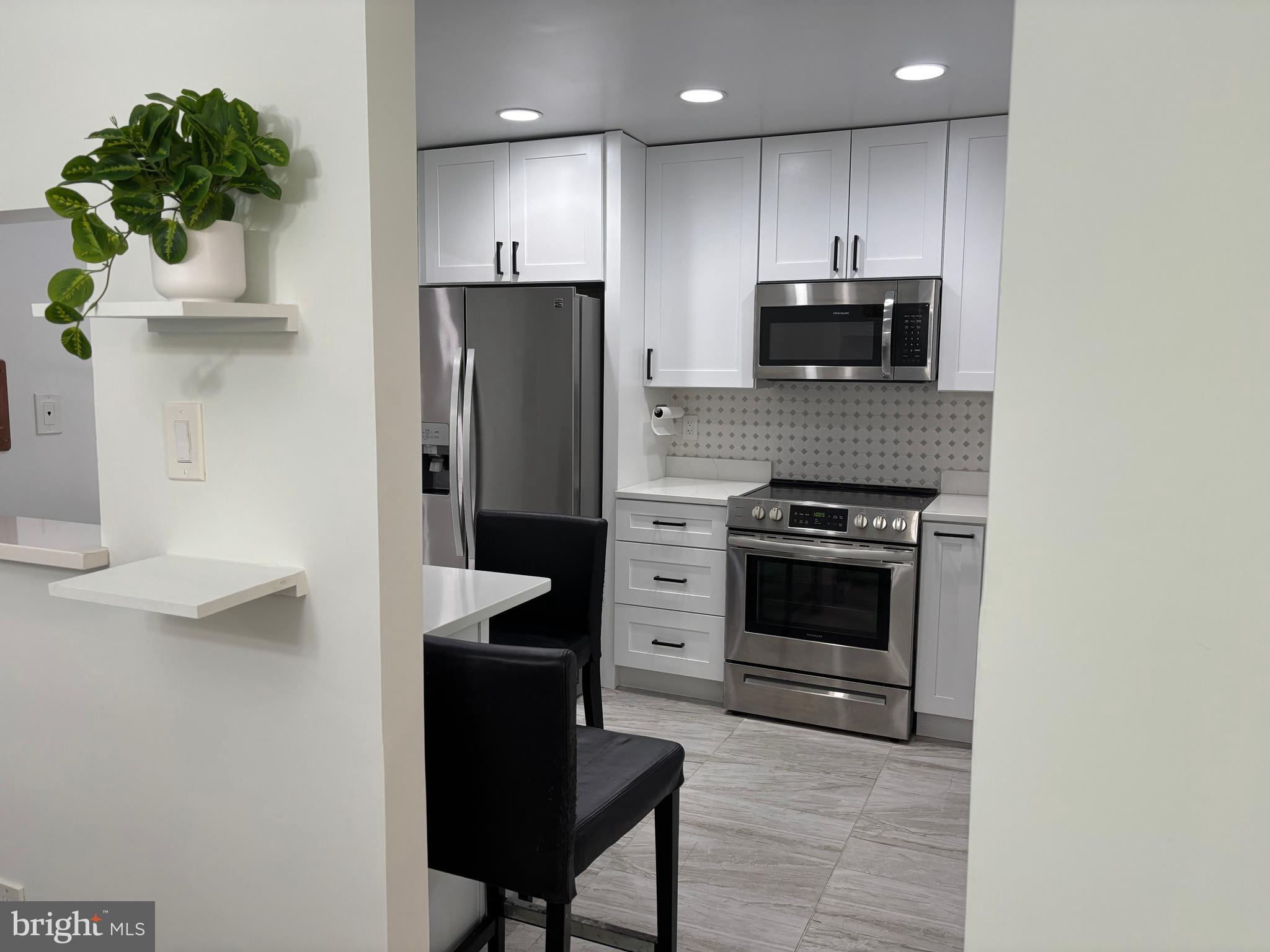 HILLANDALE HEIGHTS - Residential