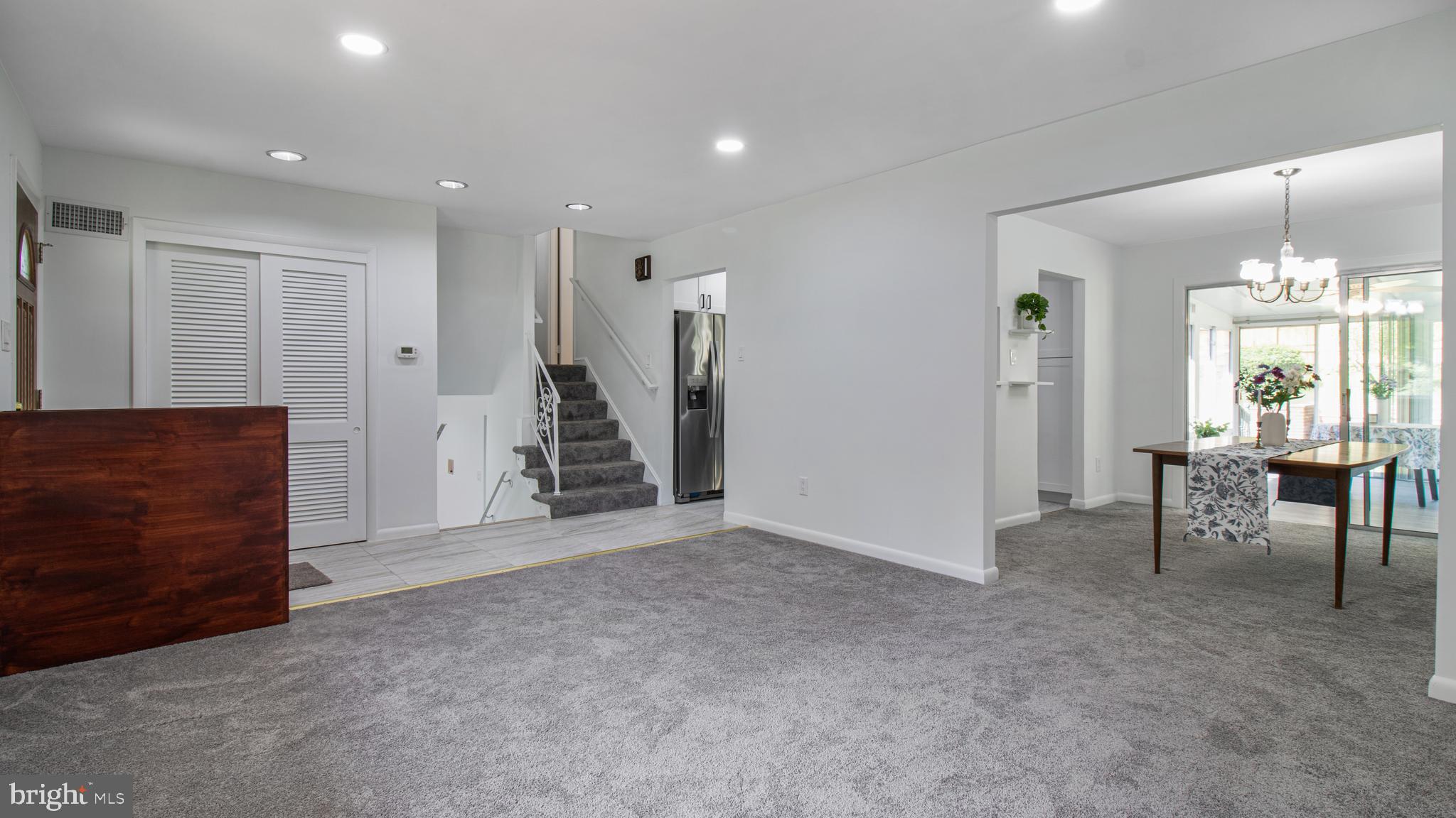 HILLANDALE HEIGHTS - Residential