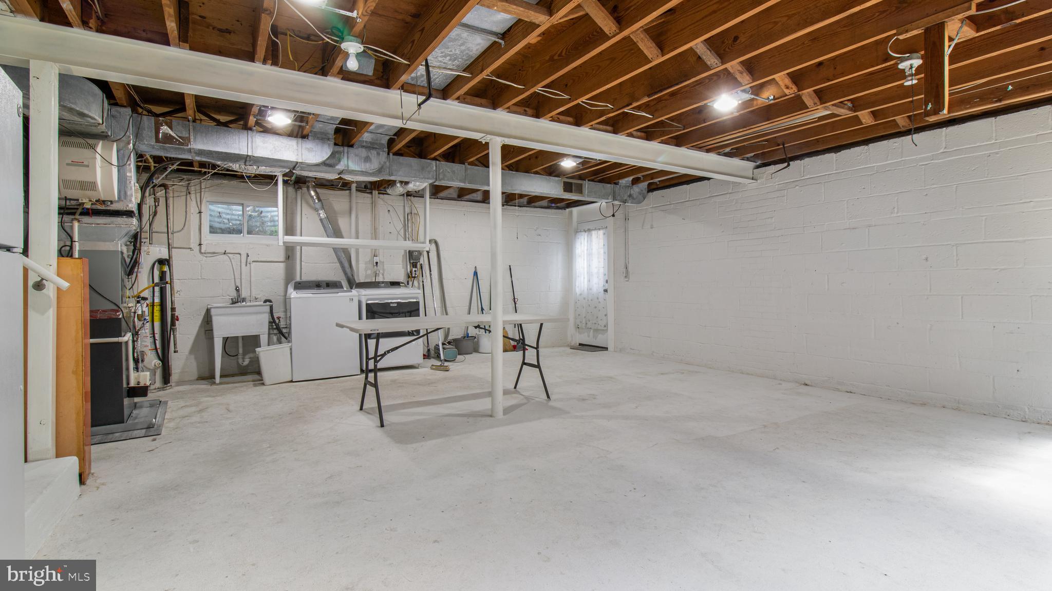 HILLANDALE HEIGHTS - Residential