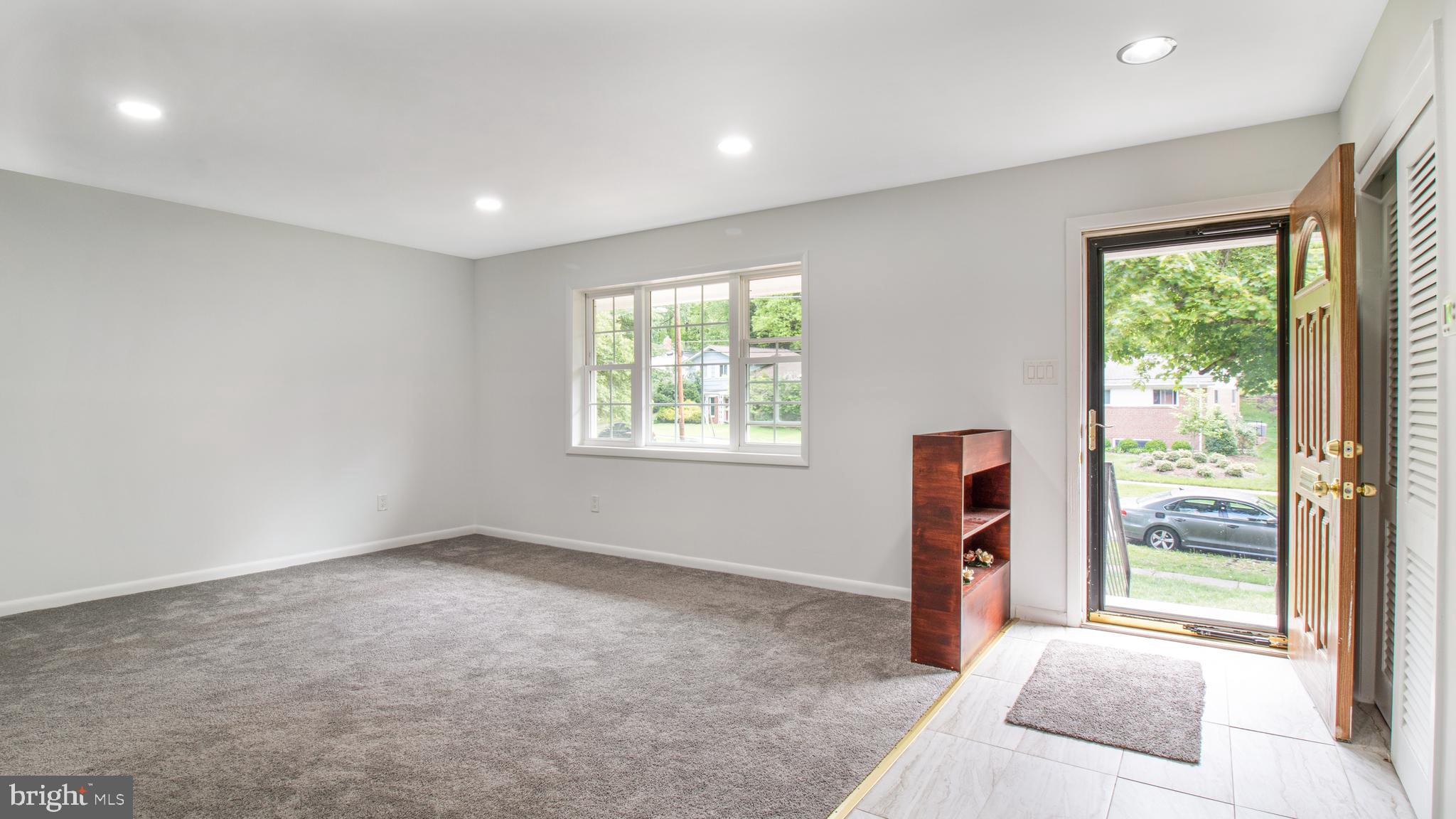 HILLANDALE HEIGHTS - Residential