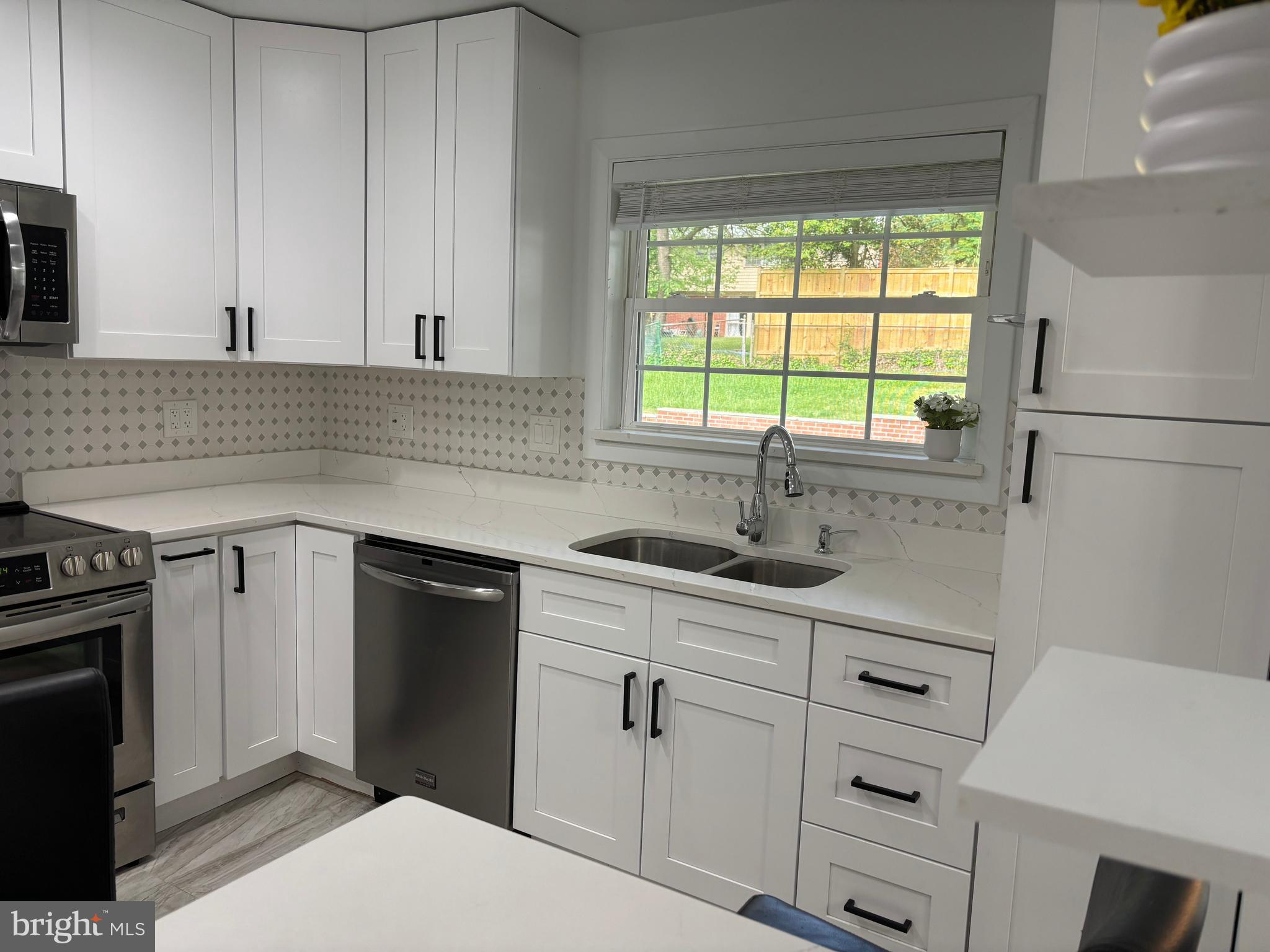 HILLANDALE HEIGHTS - Residential