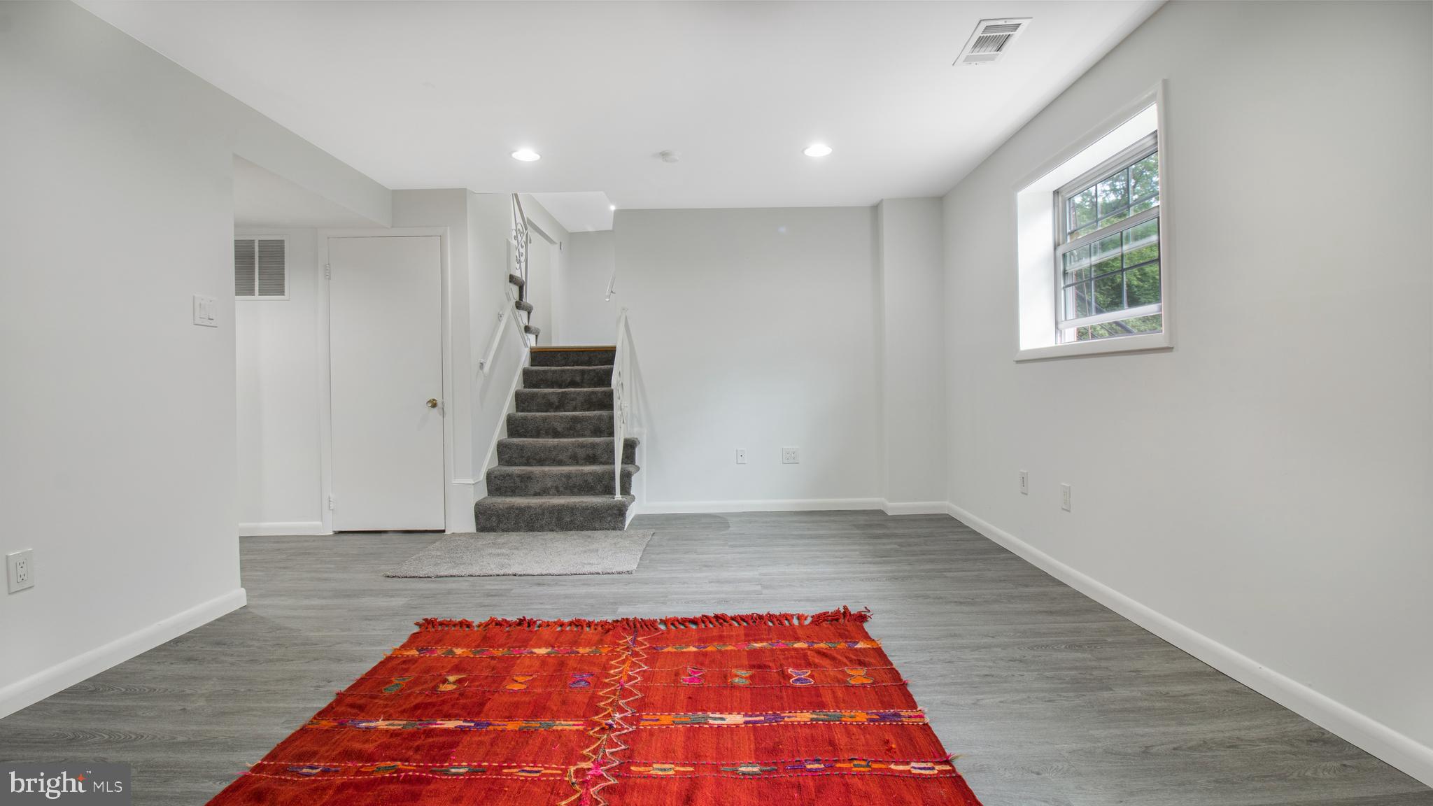 HILLANDALE HEIGHTS - Residential