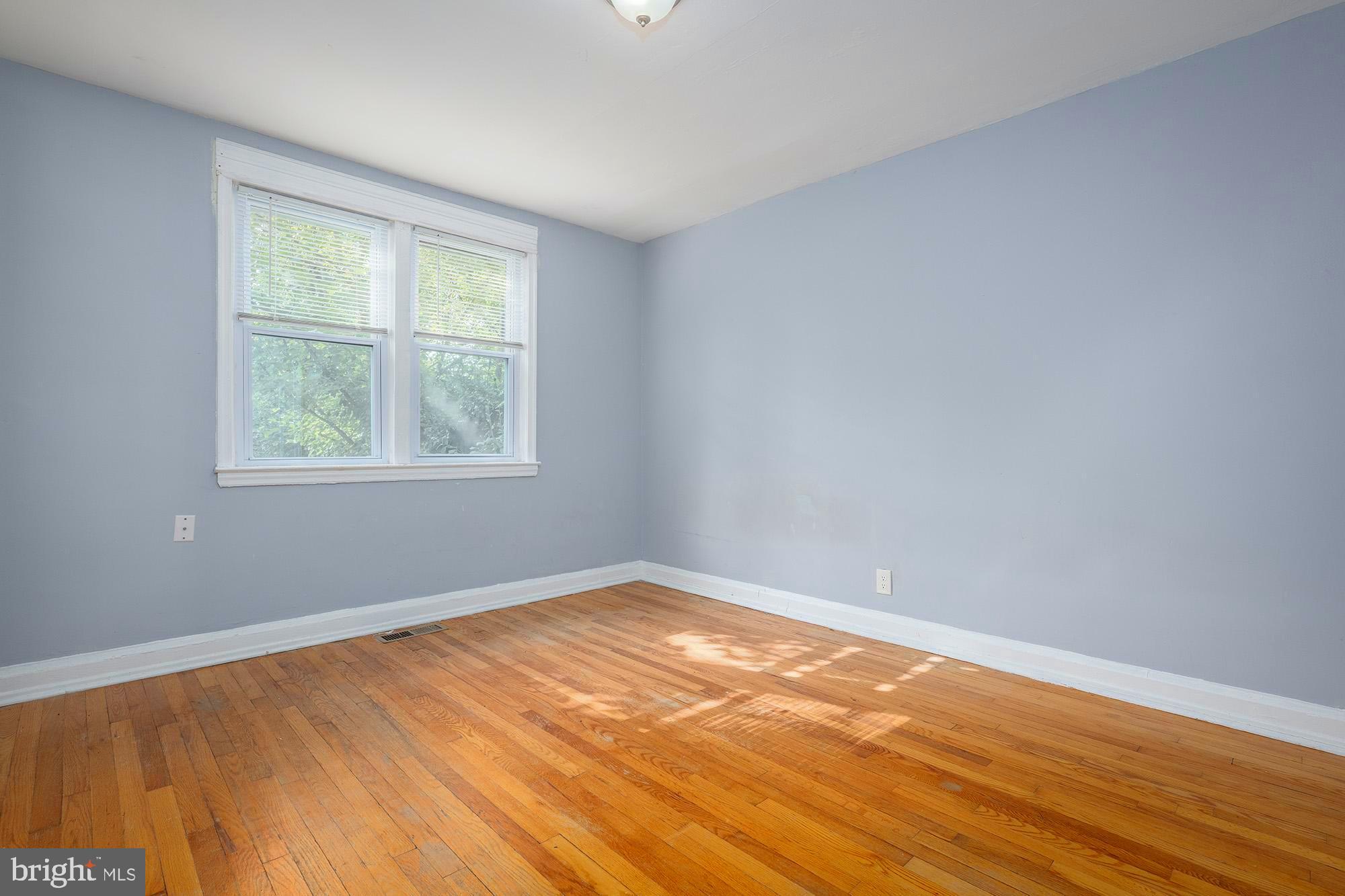 GLEN OAKS - Residential Income
